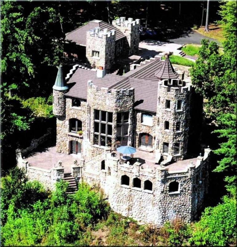 HIGHLANDS CASTLE overlooking Lake George plus 2 other CASTLES & SUITES