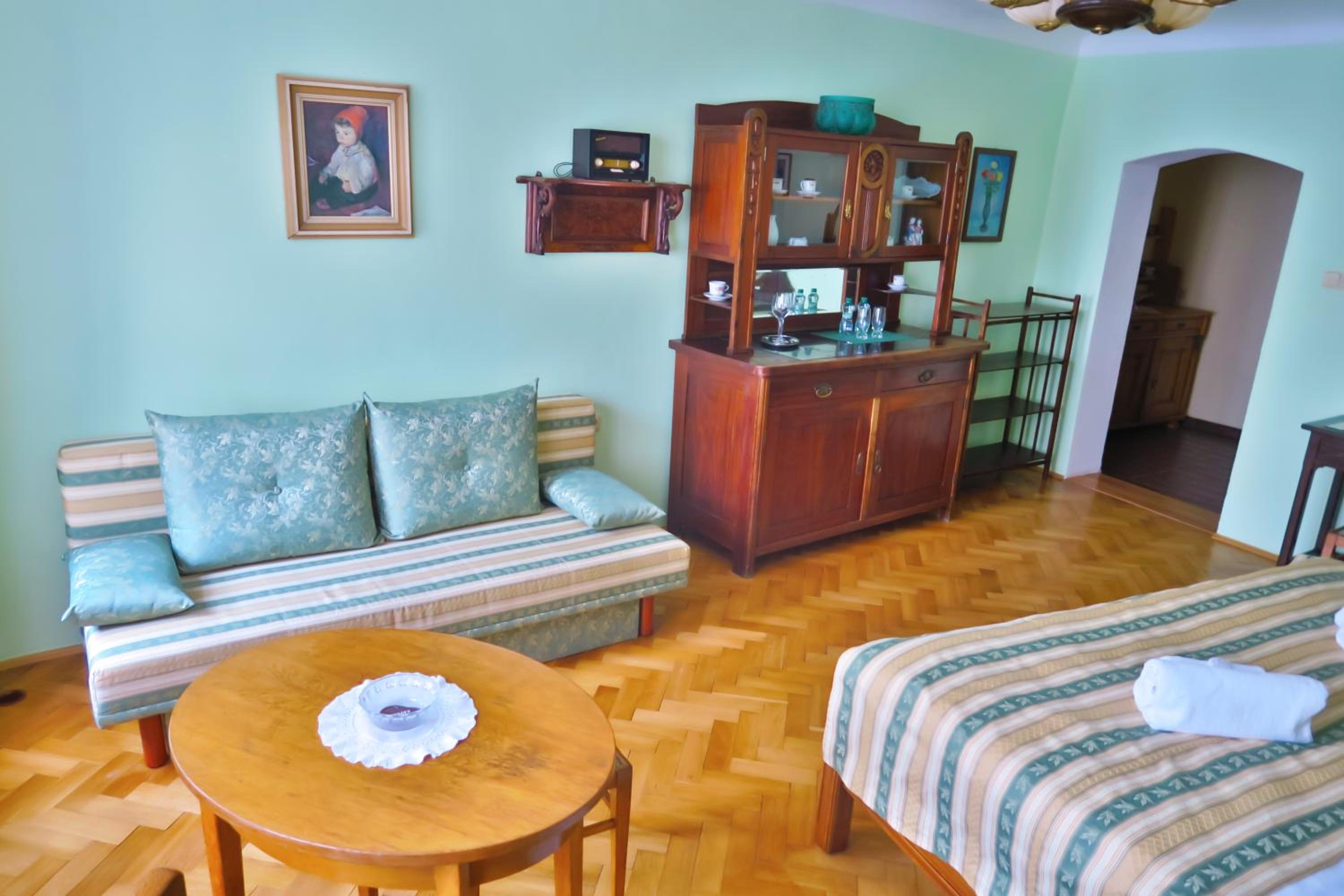 (Ne)vinná kavárna view 2
