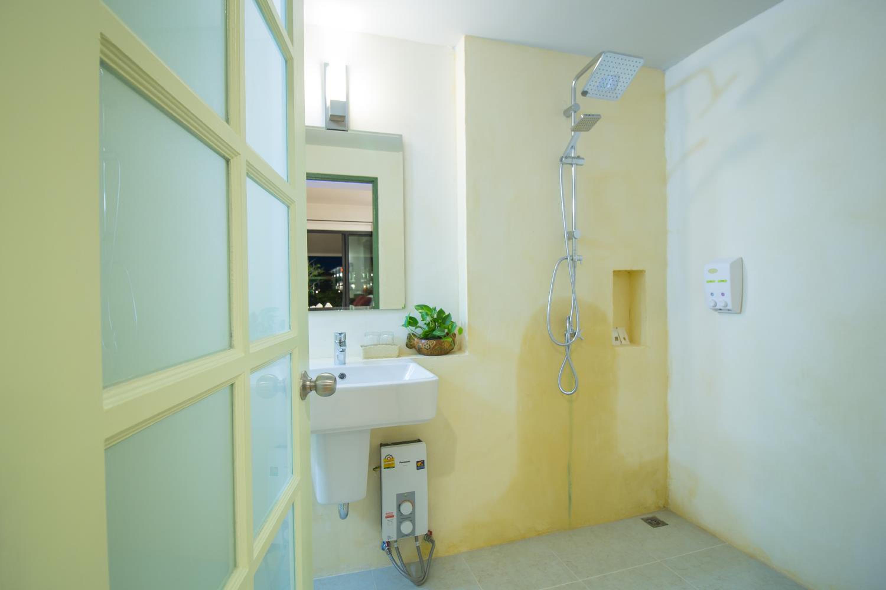 IP Plus Resort Chanthaburia - Halal Hotel