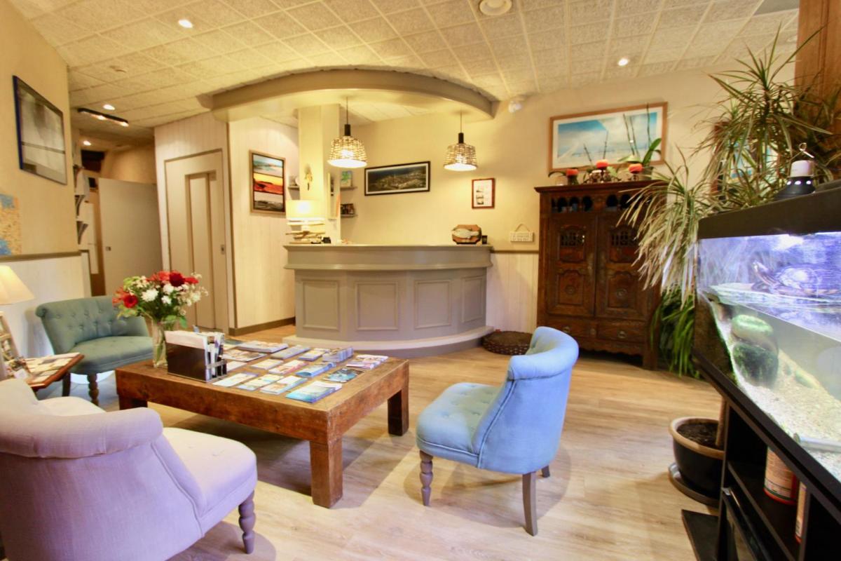 hotel reception