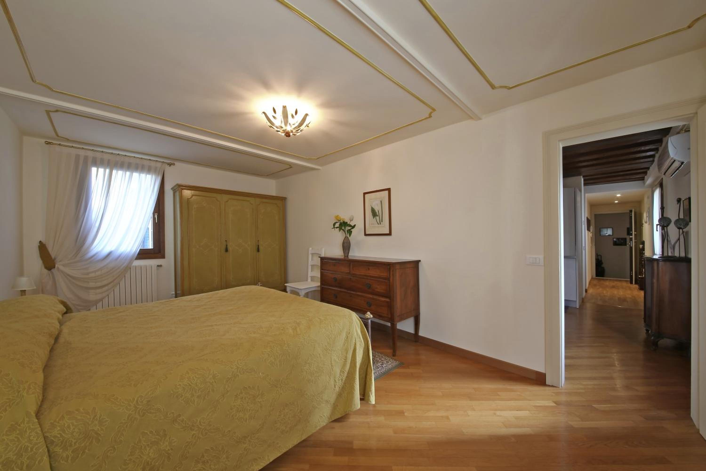 Appartamenti inside Palazzo Foscarini