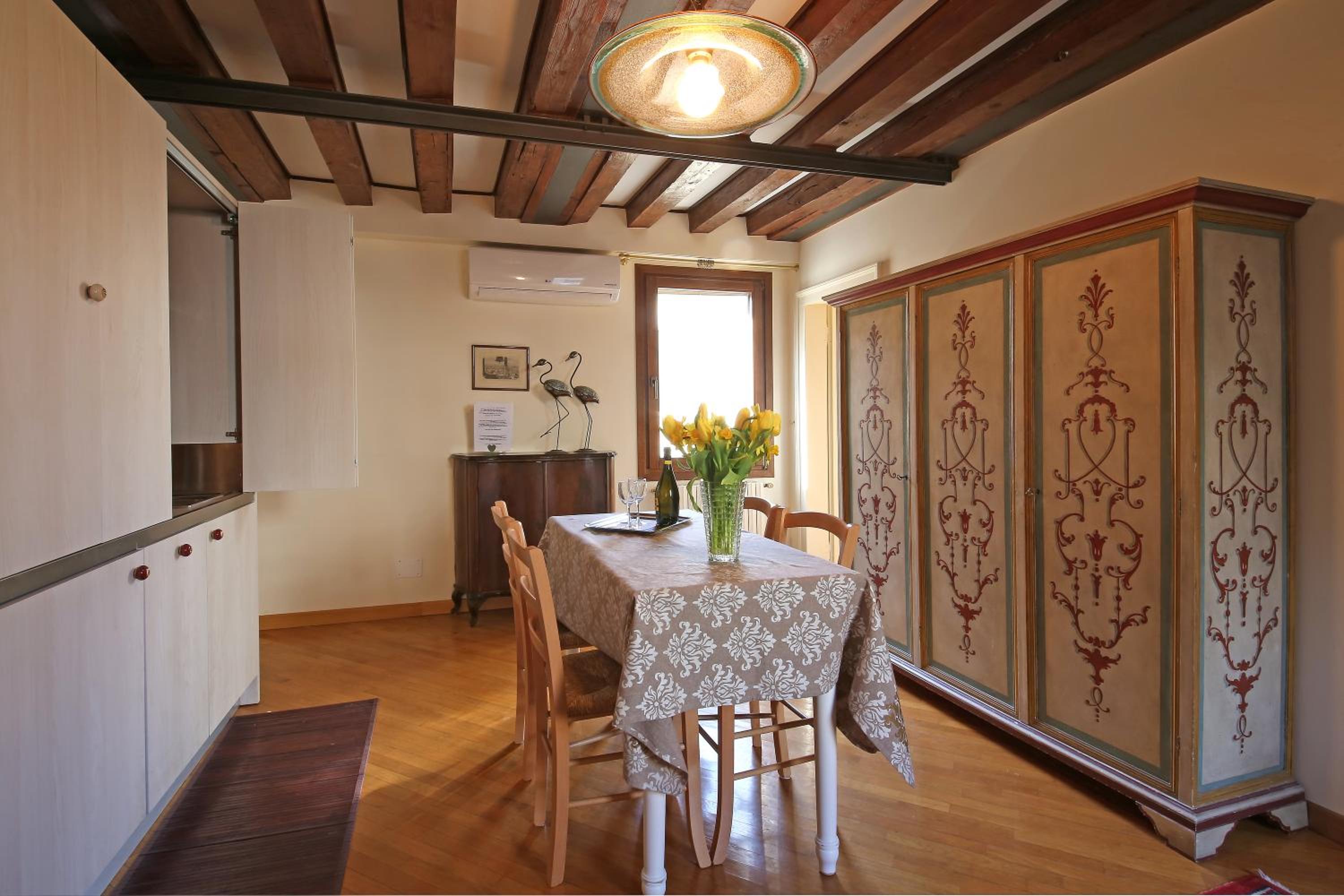 Appartamenti inside Palazzo Foscarini