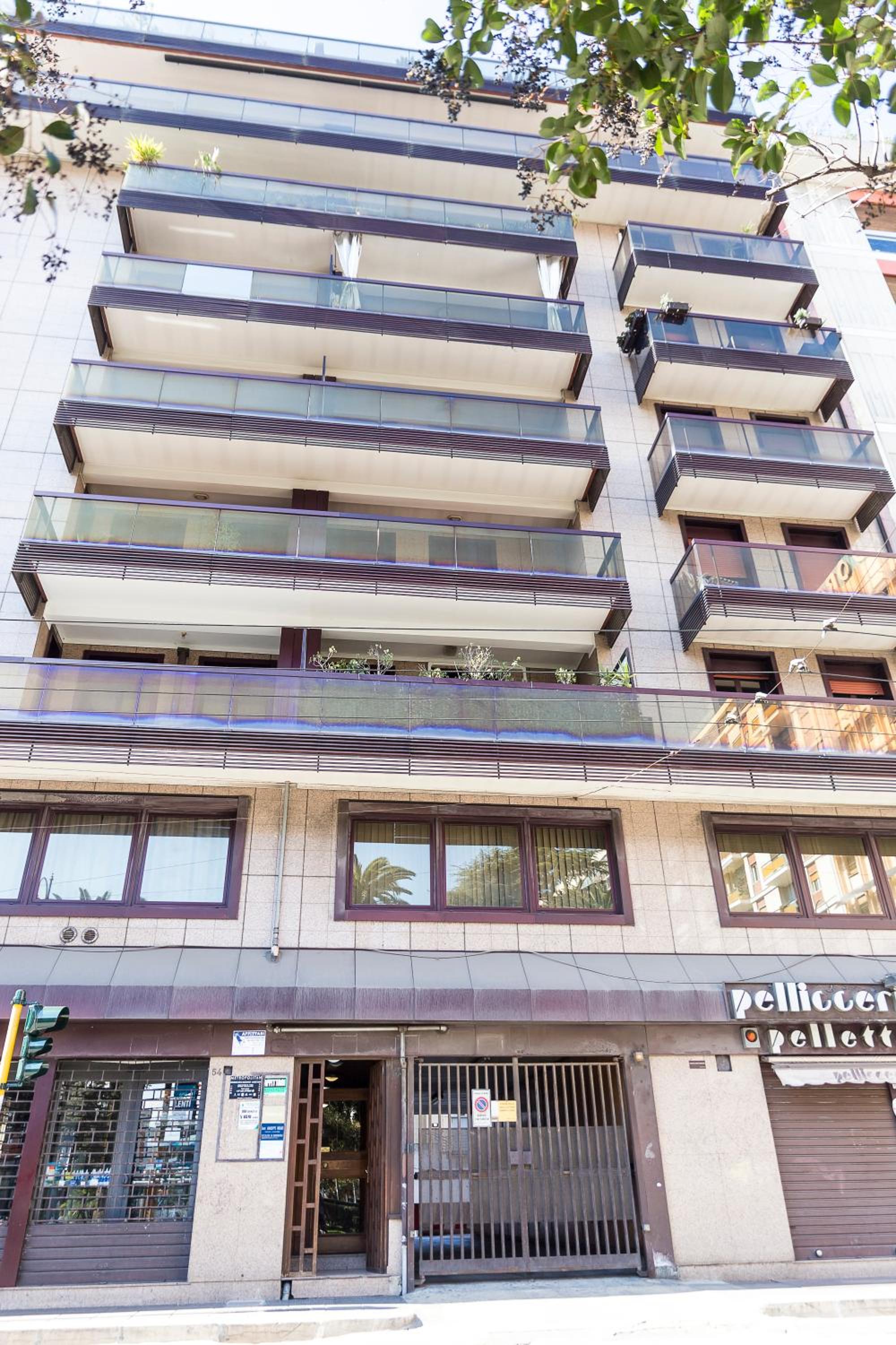 Hotel Metropolitan b&b - Image 1