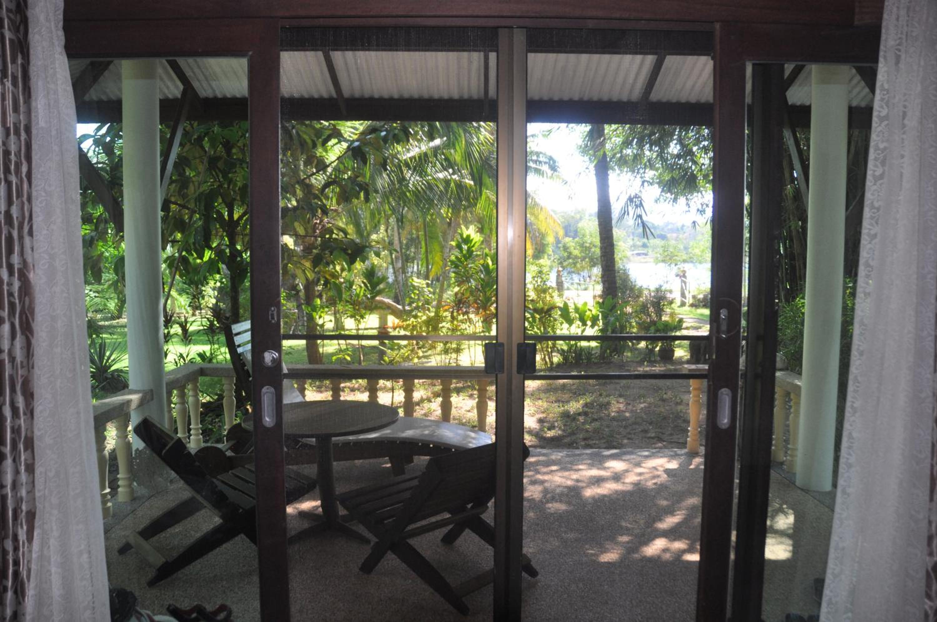 Lake View Bungalows