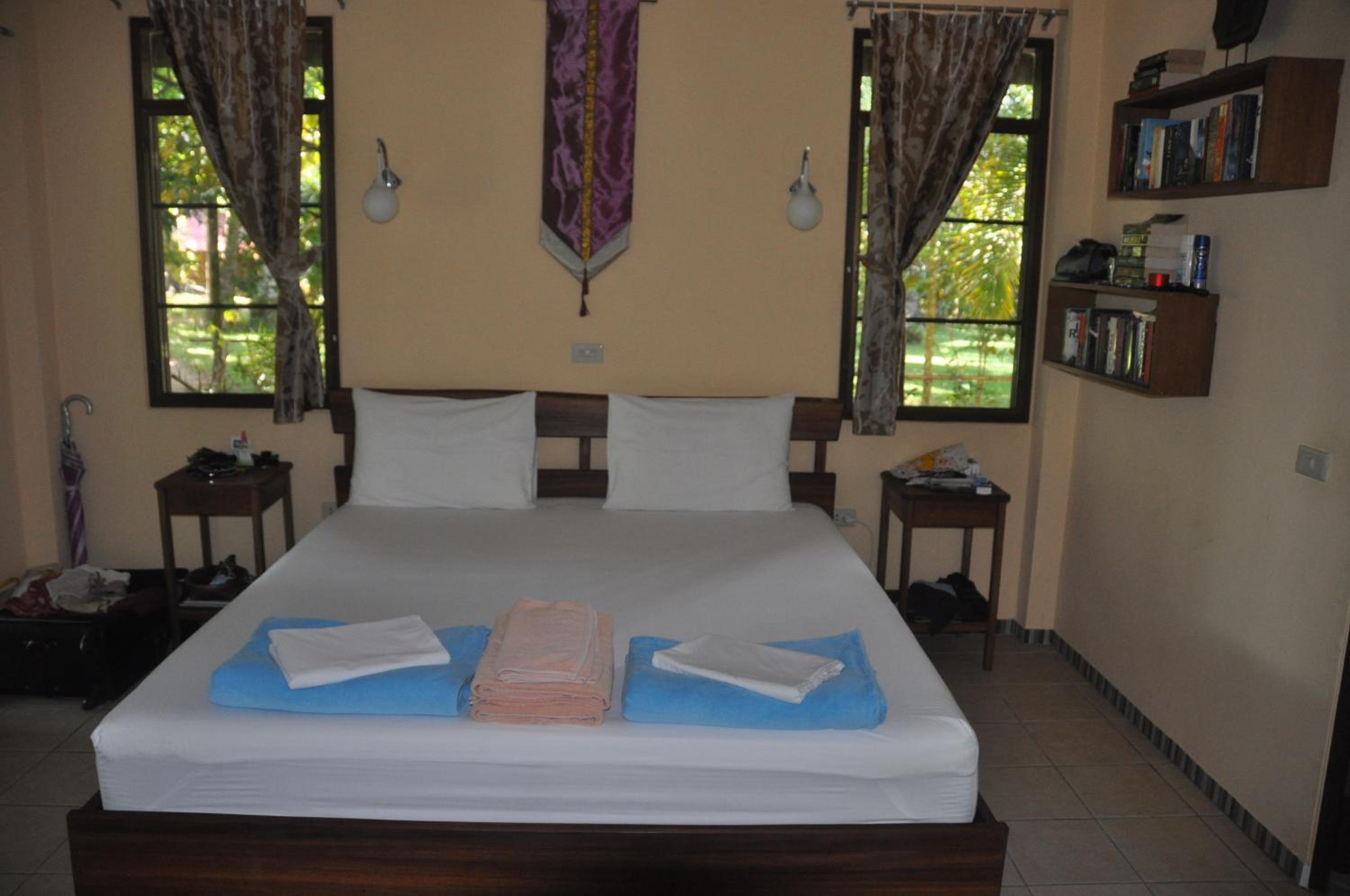 Lake View Bungalows