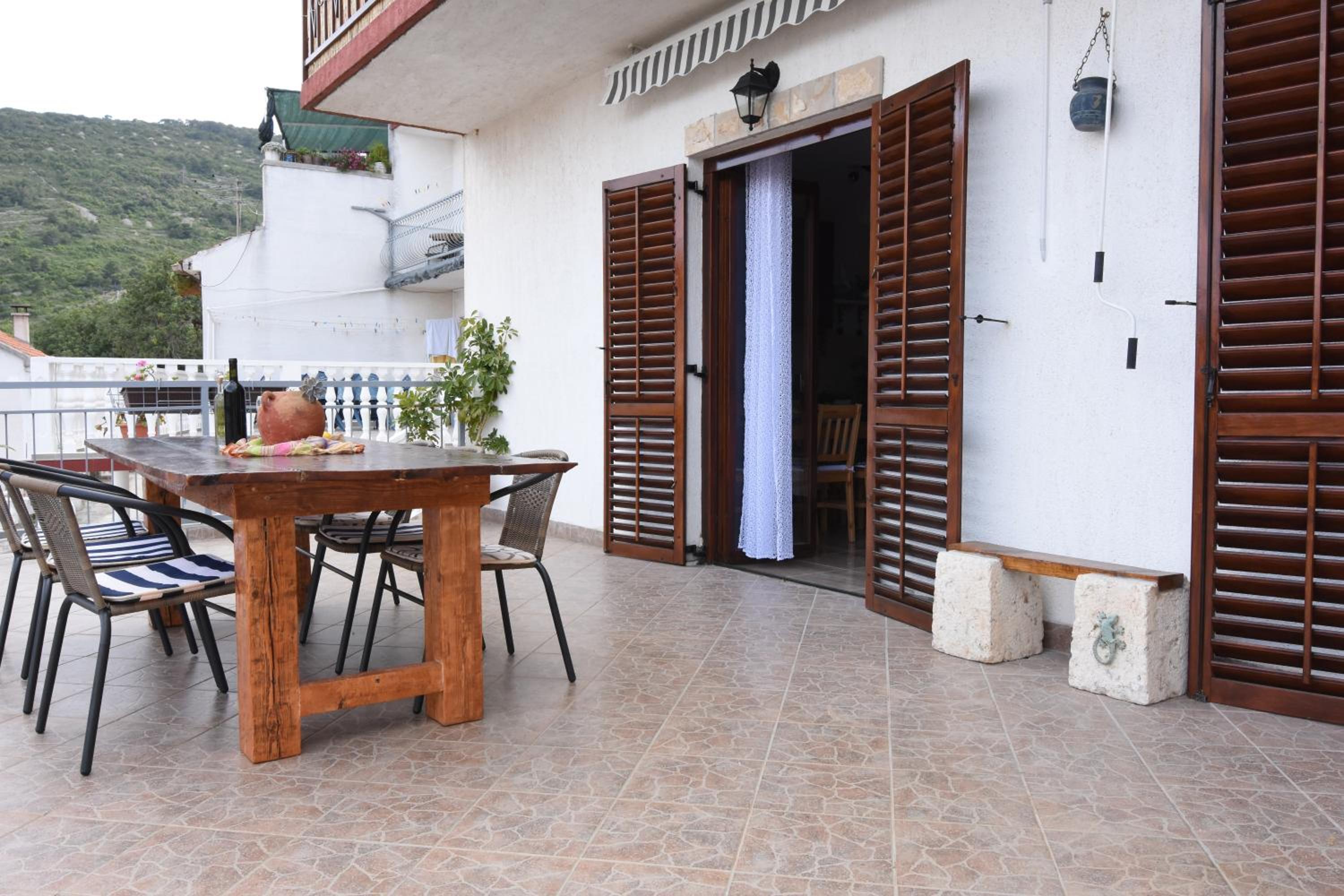 Apartment Stella en Vis — balance & terrace