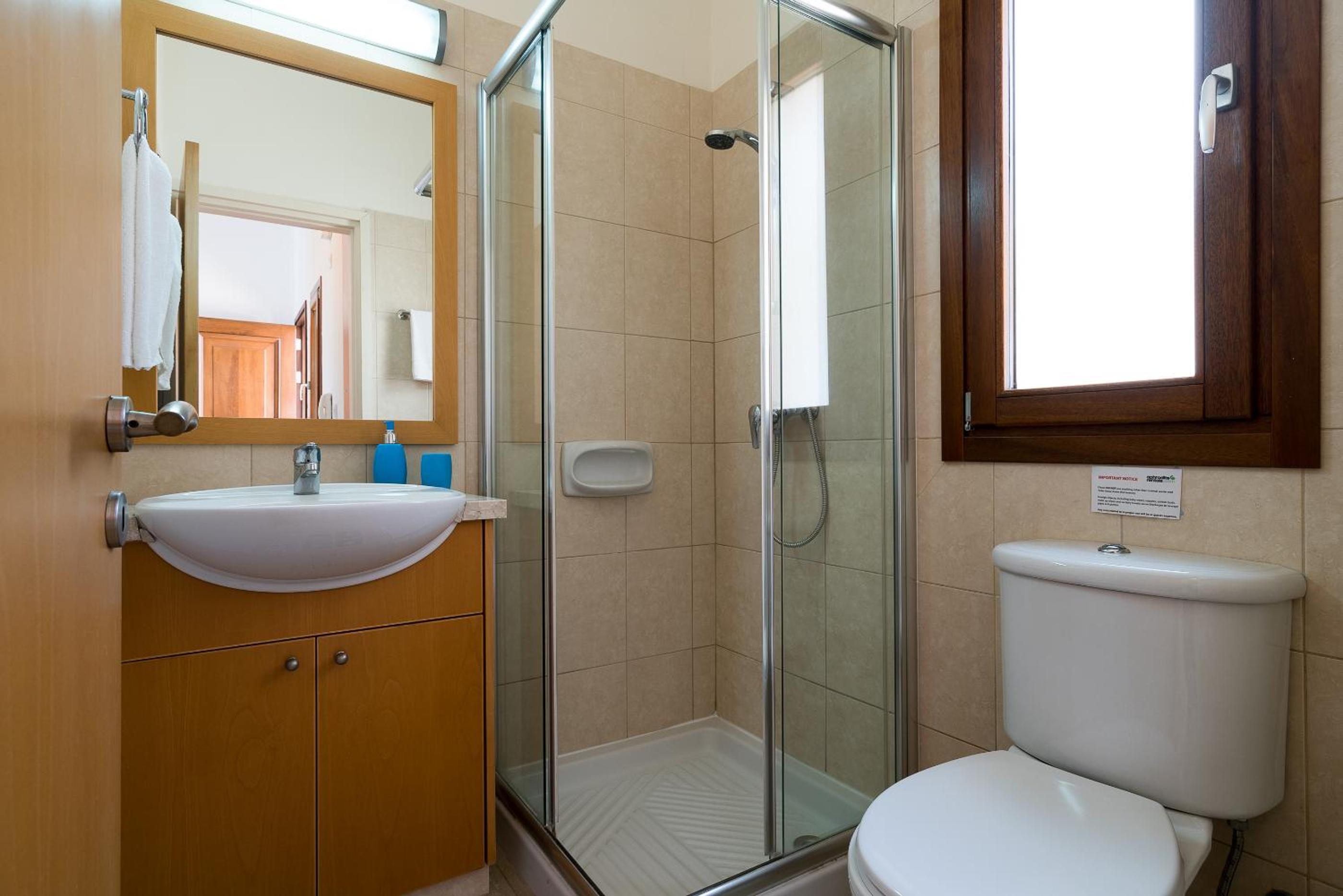2 bedroom Villa Kornos with private pool and golf views, Aphrodite Hills Resort