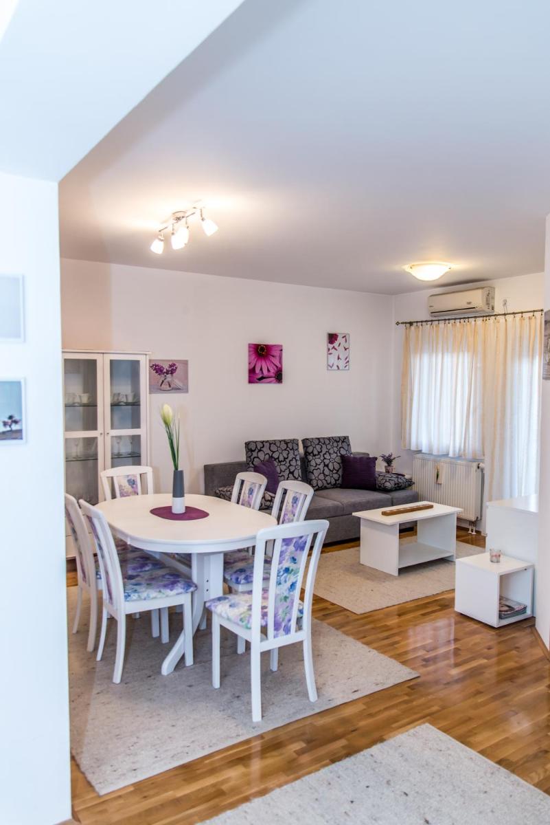 Apartment Flores view 2