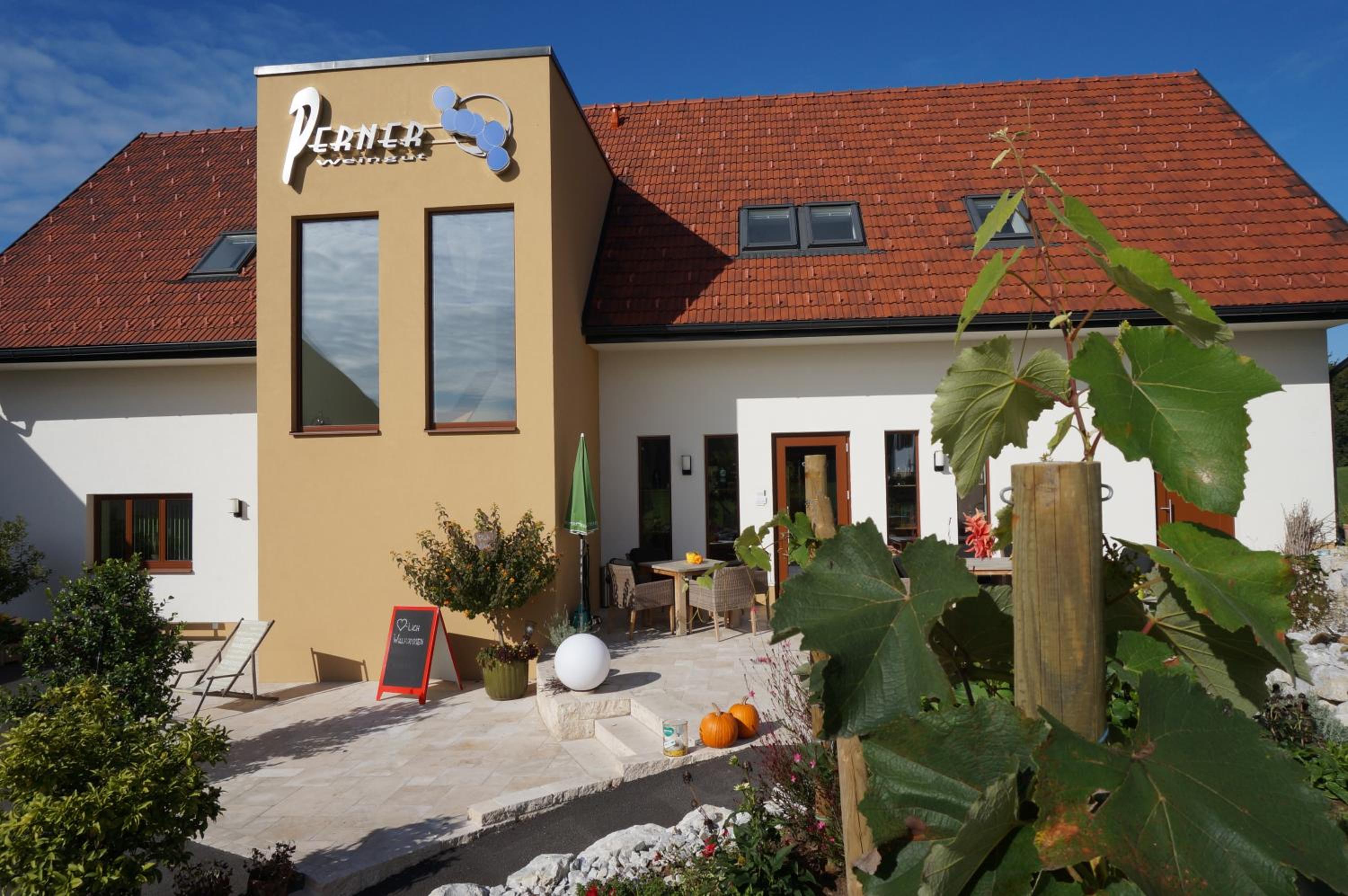 Weingut und Gästezimmer Perner