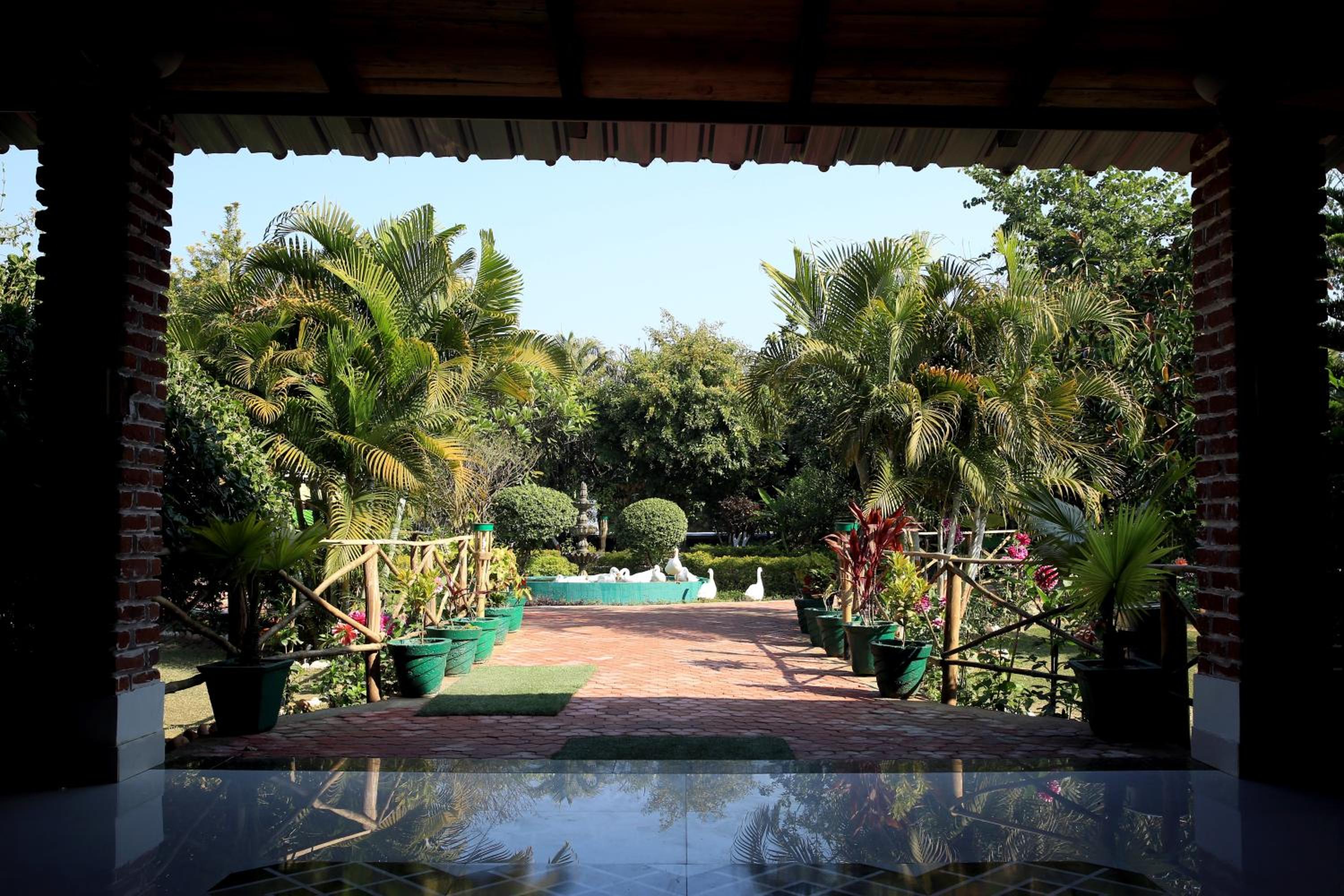 Aacorn Hideaway Resort & Spa