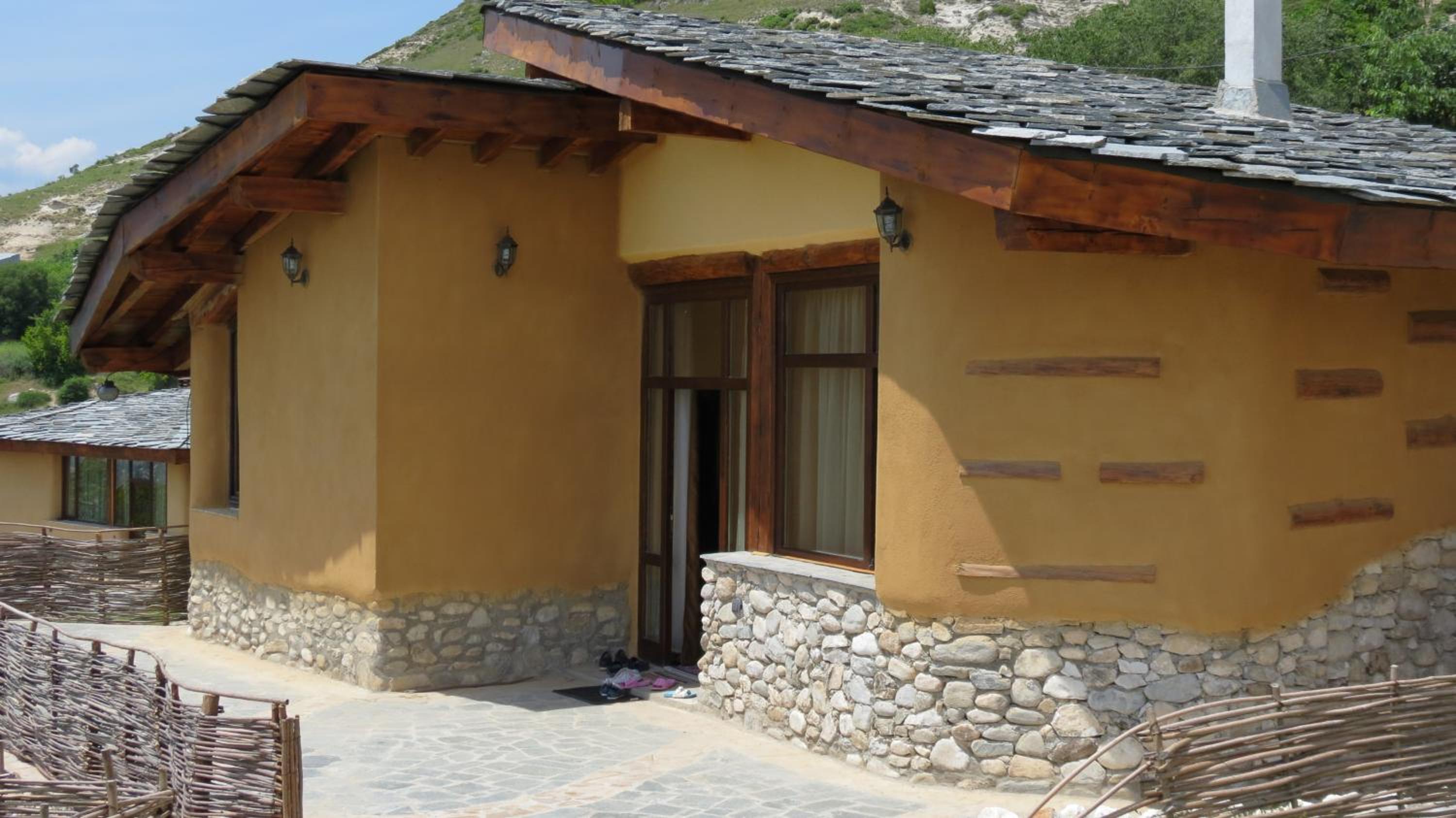 Eco Village Under the Cliffs