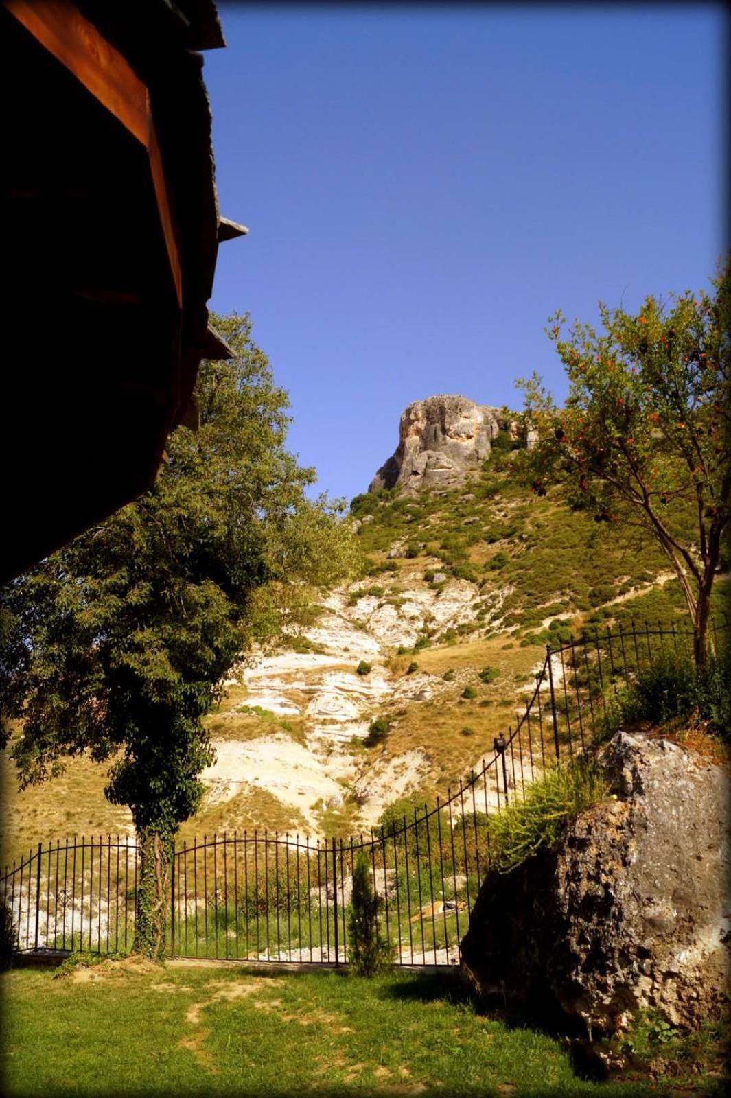 Eco Village Under the Cliffs