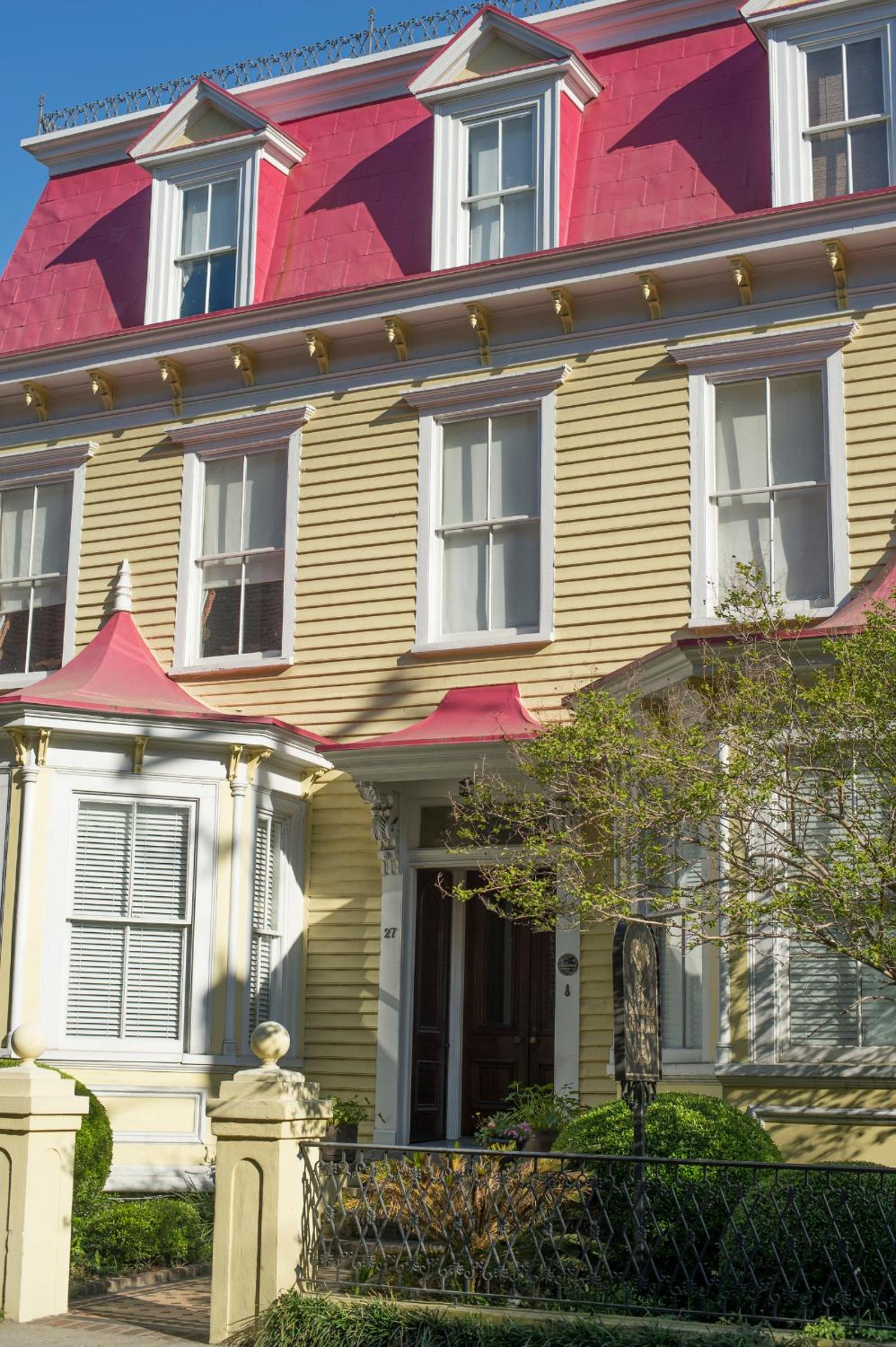 Hotel Barksdale House Inn - Image 1