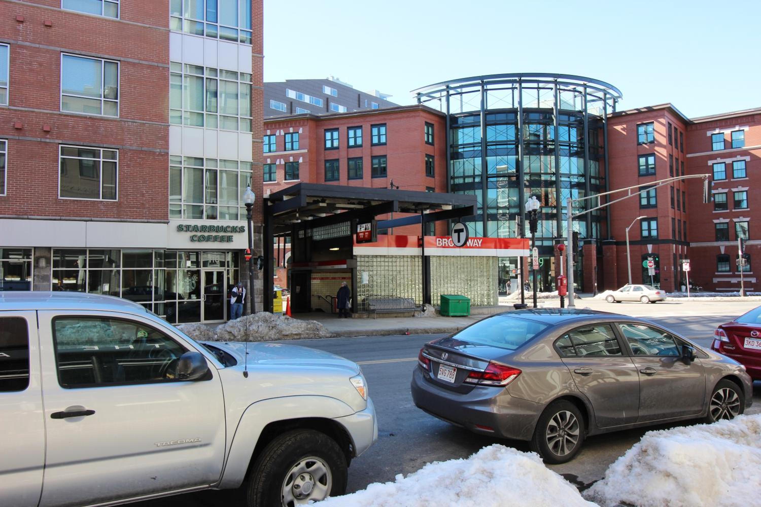 West Broadway Quarters by Thatch