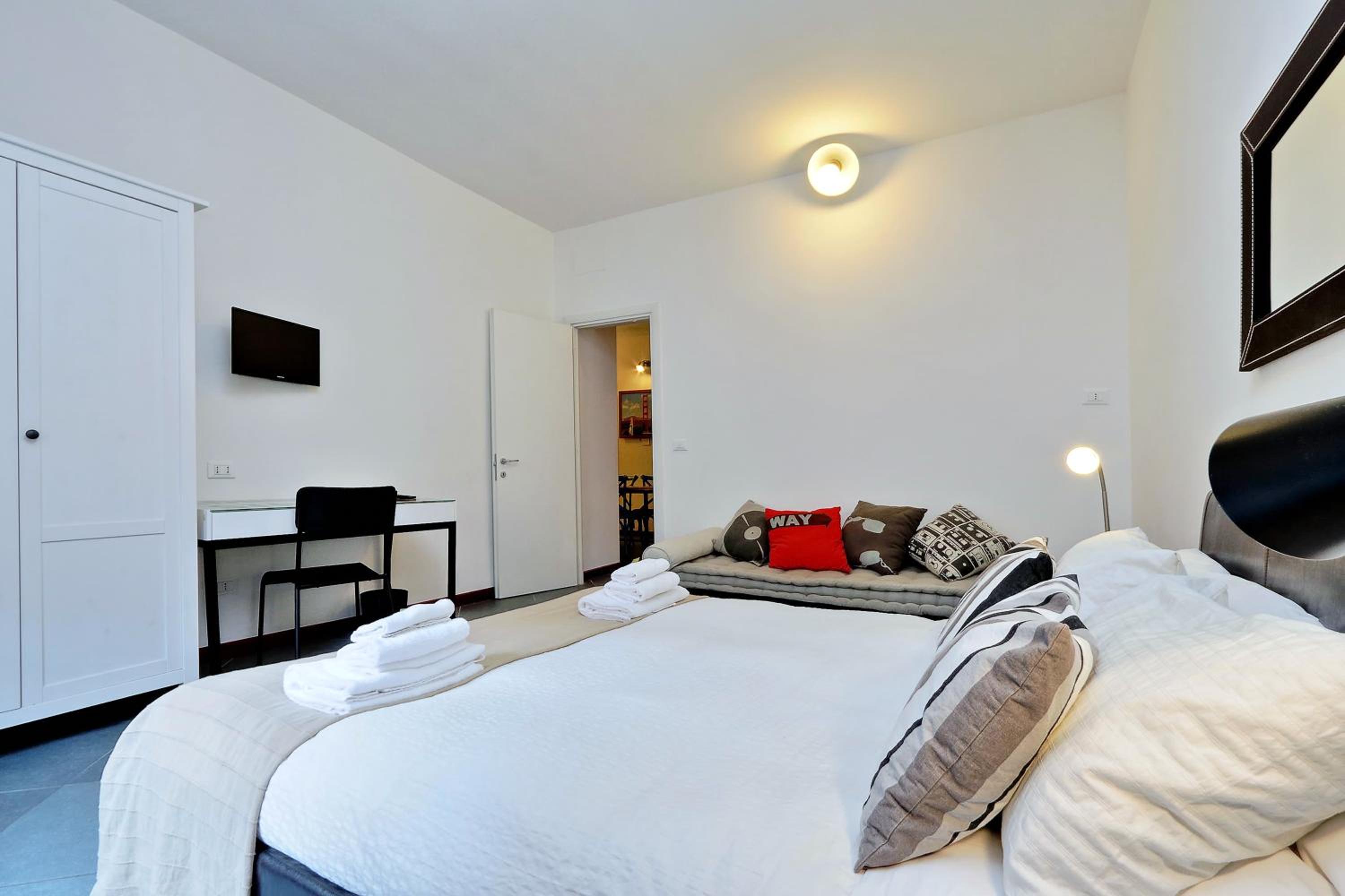 Cozy Apartment Fabia 300 mt from Colosseum