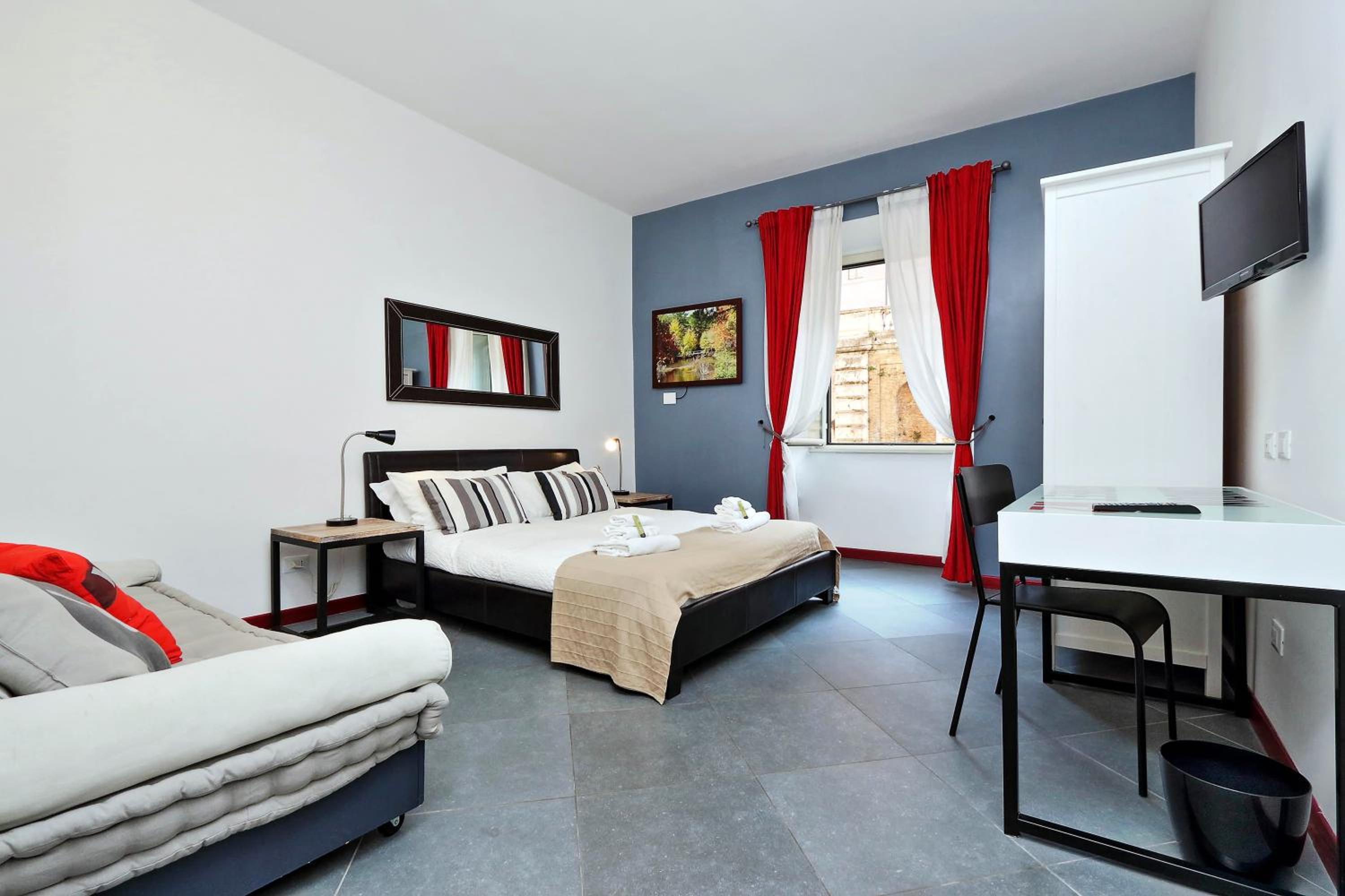 Cozy Apartment Fabia 300 mt from Colosseum