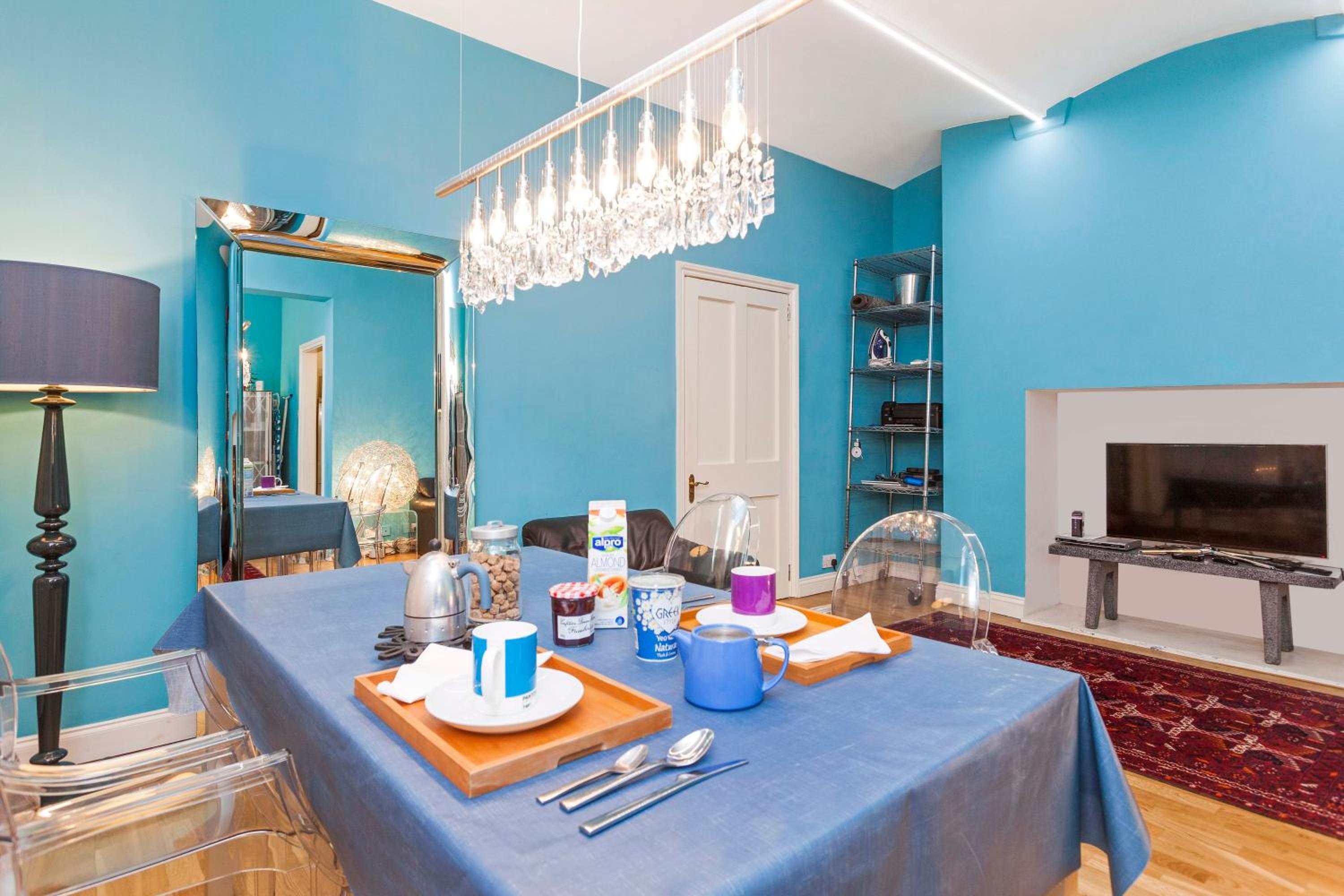 South Kensington Apartment x4, London