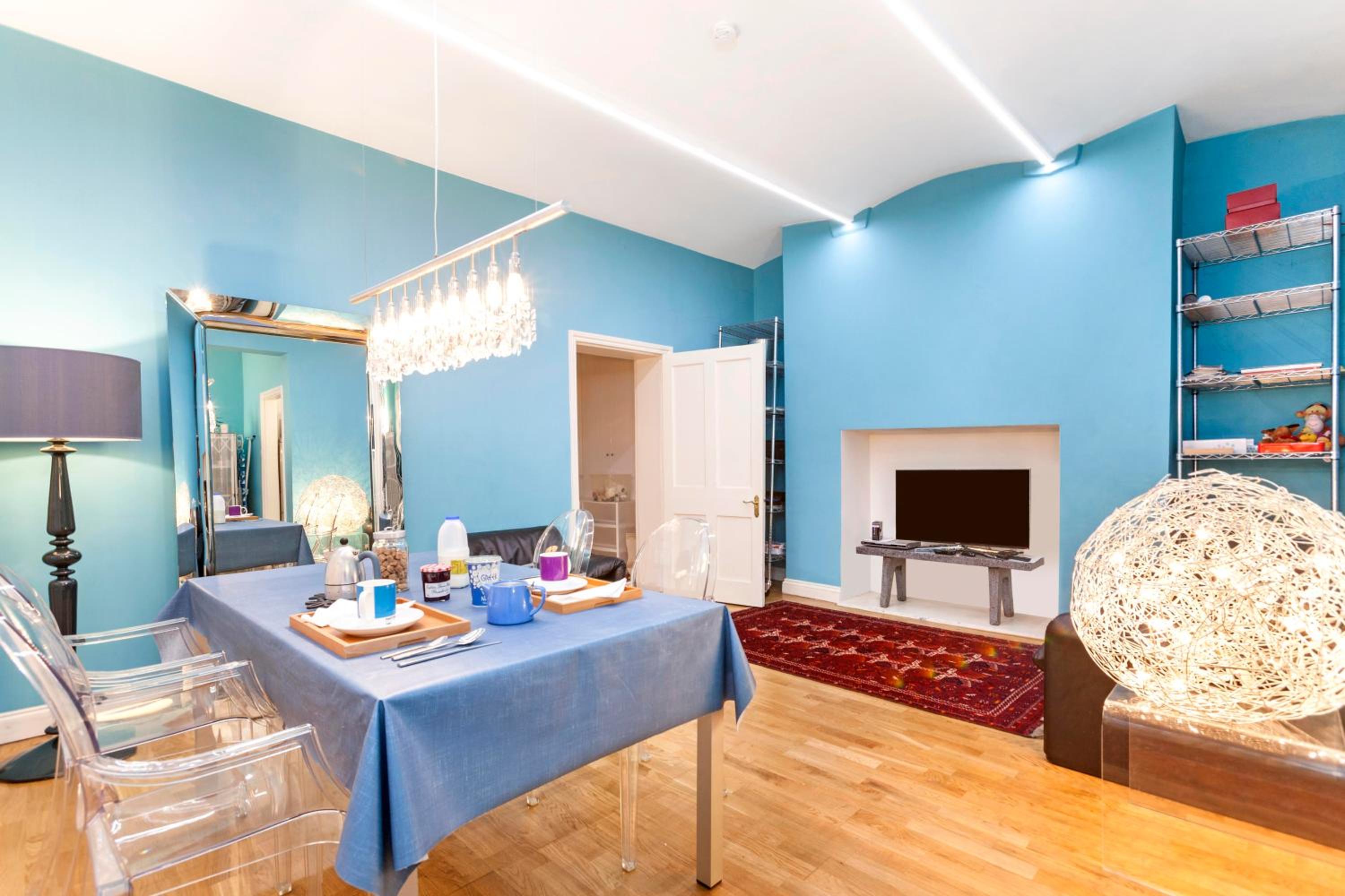 South Kensington Apartment x4, London