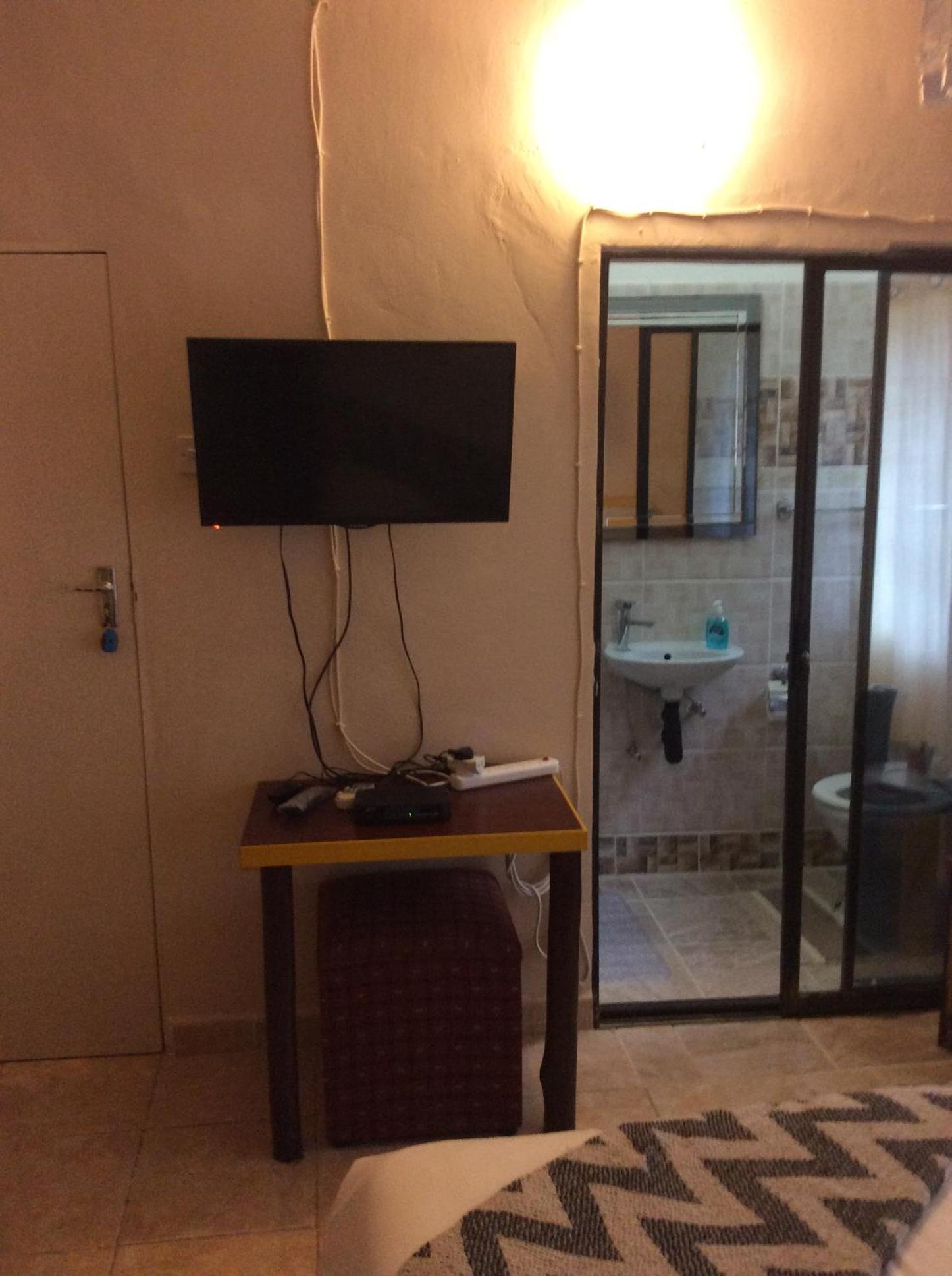 Chiloto Guest House