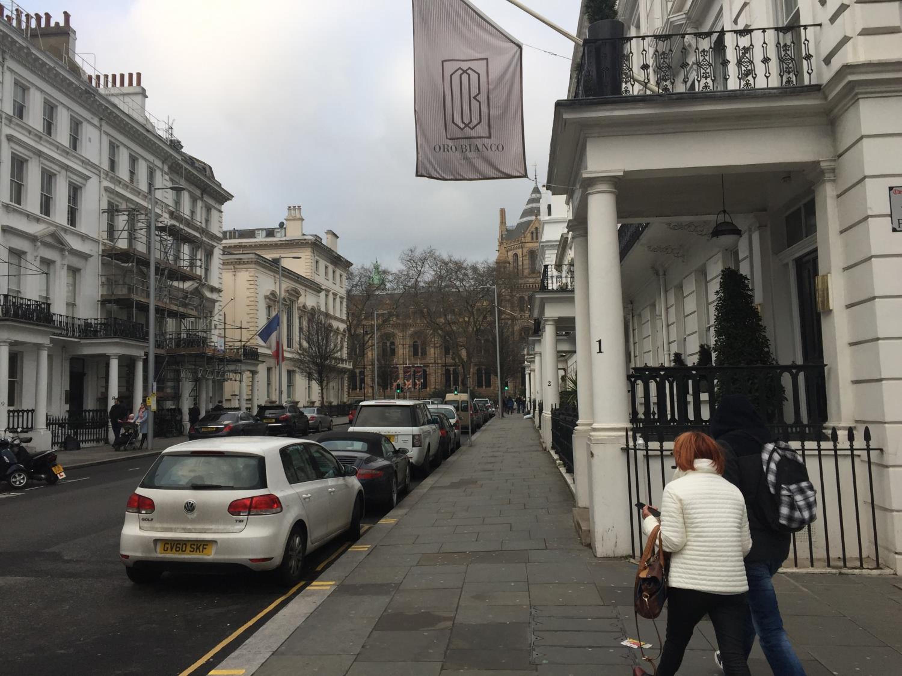 South Kensington Apartment x4, London