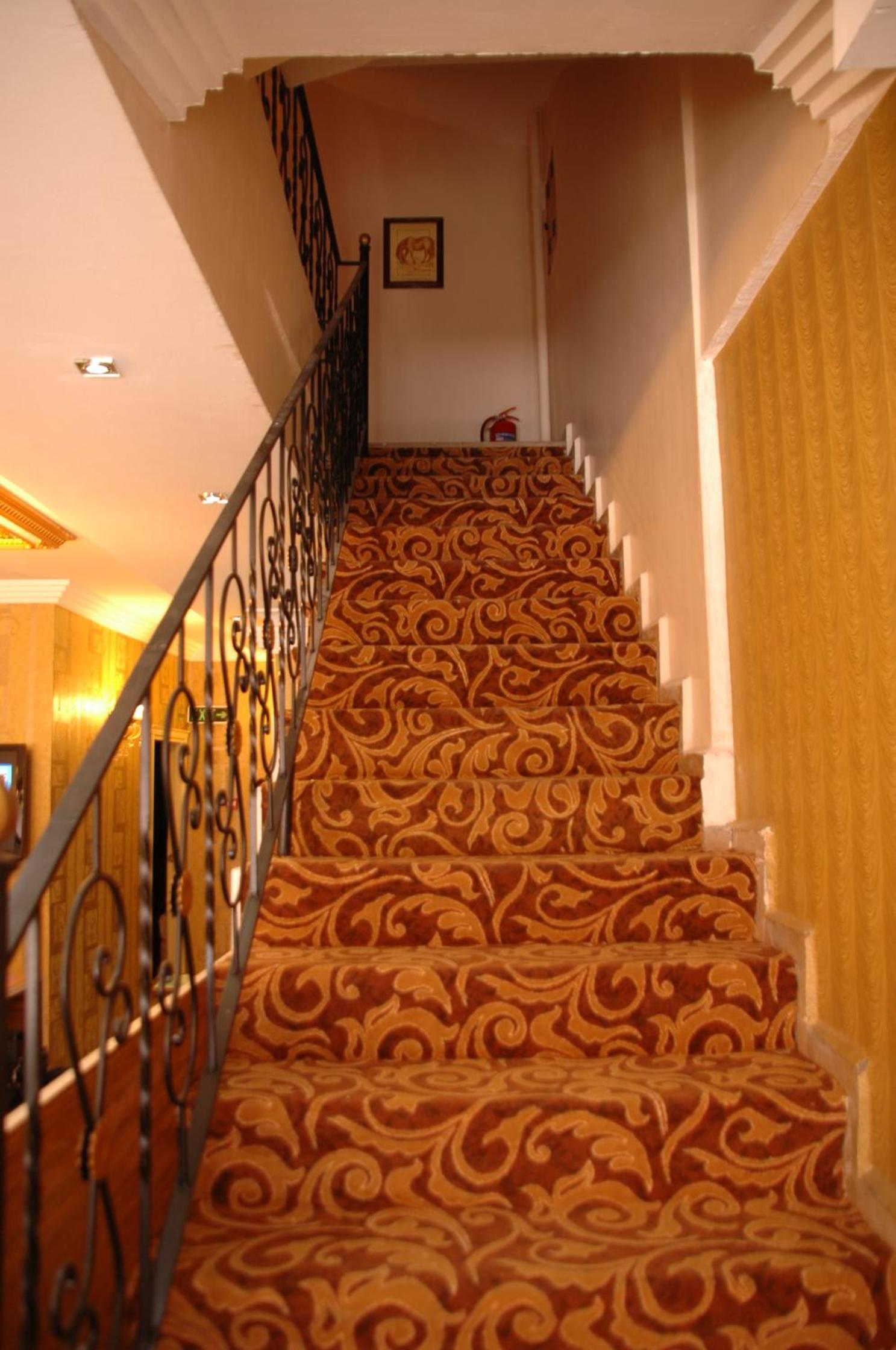 Ista Palace Hotel - Image 43