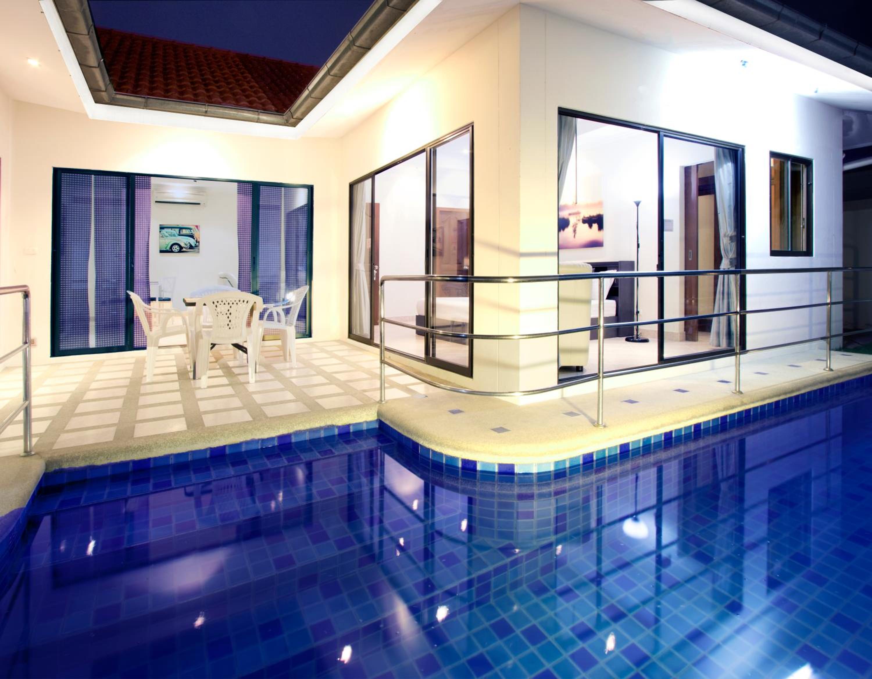 Avoca Pool Villas