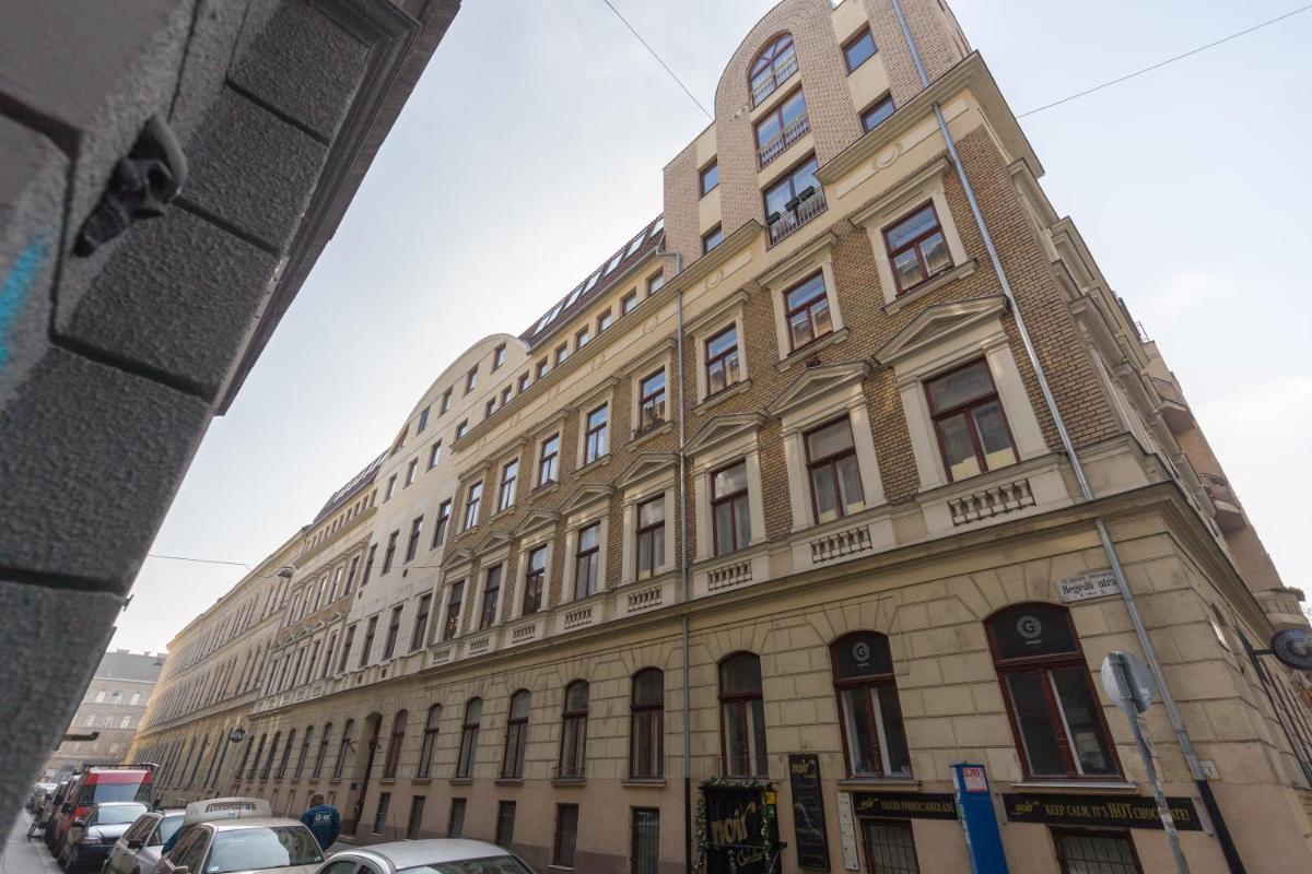 Real Apartments Hegedű