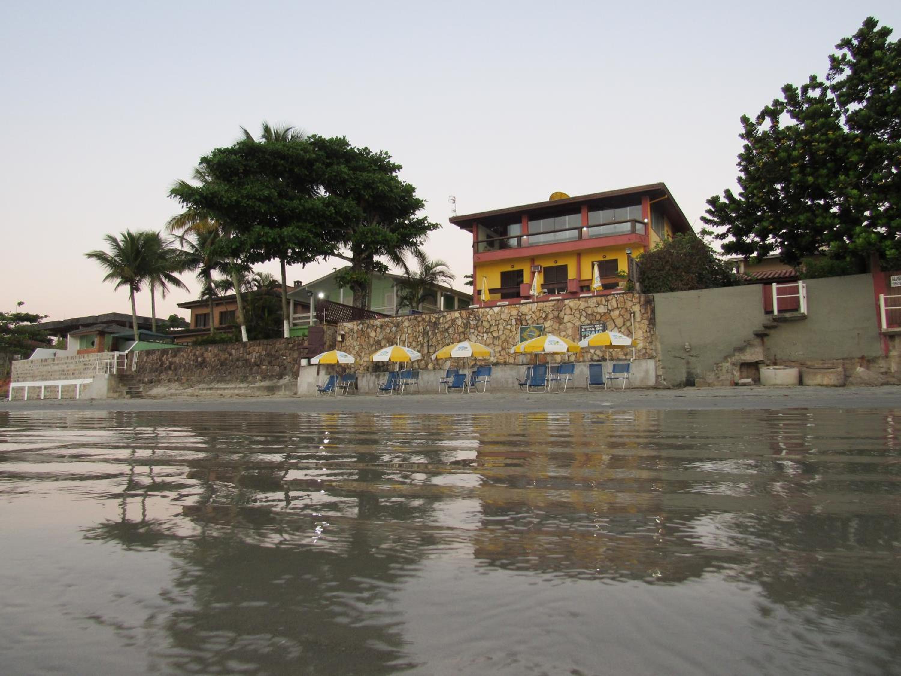 Hotel Pousada Casa na Praia - Image 1