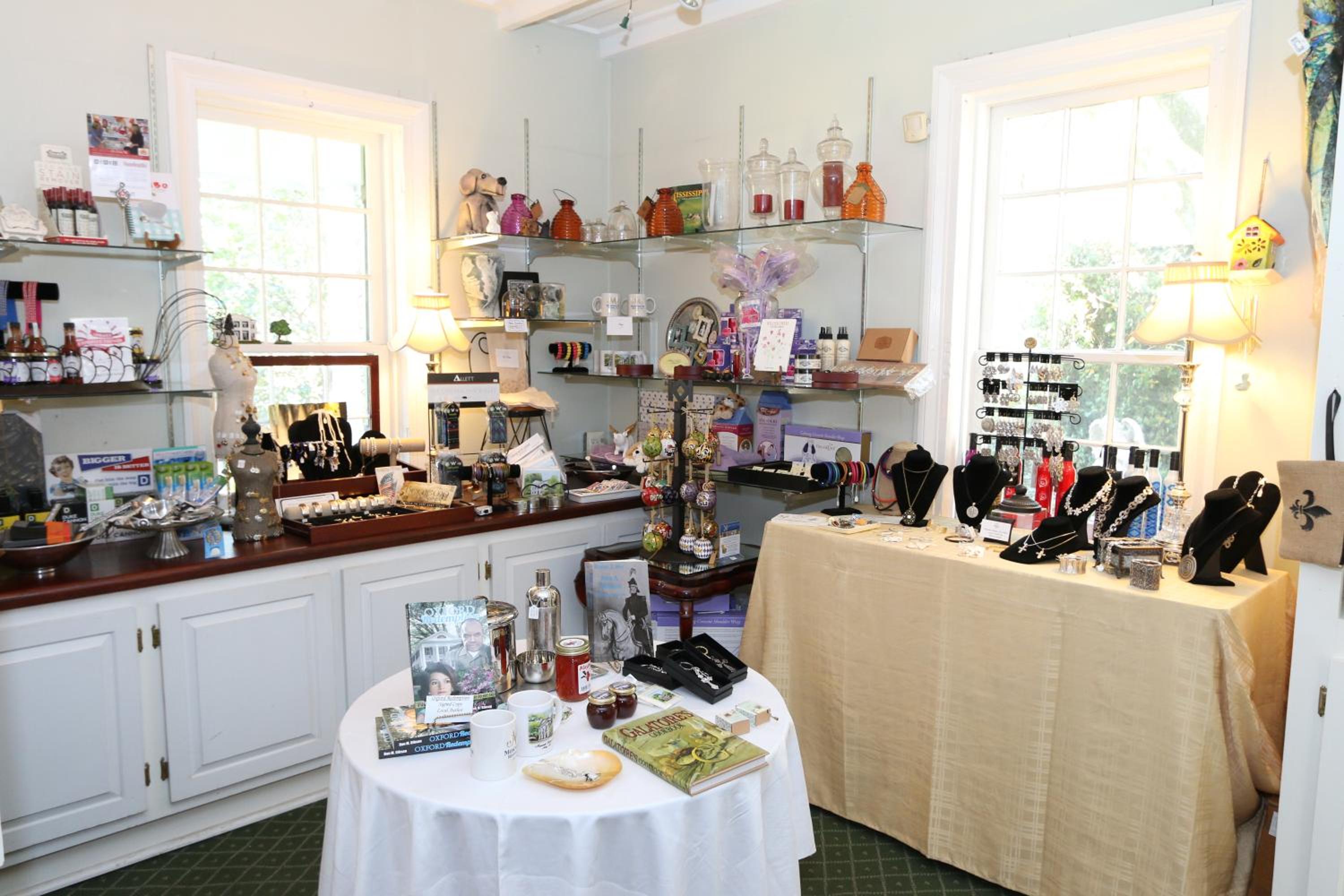 Natchez Vacations - Monmouth Historic Inn - Property Image 32