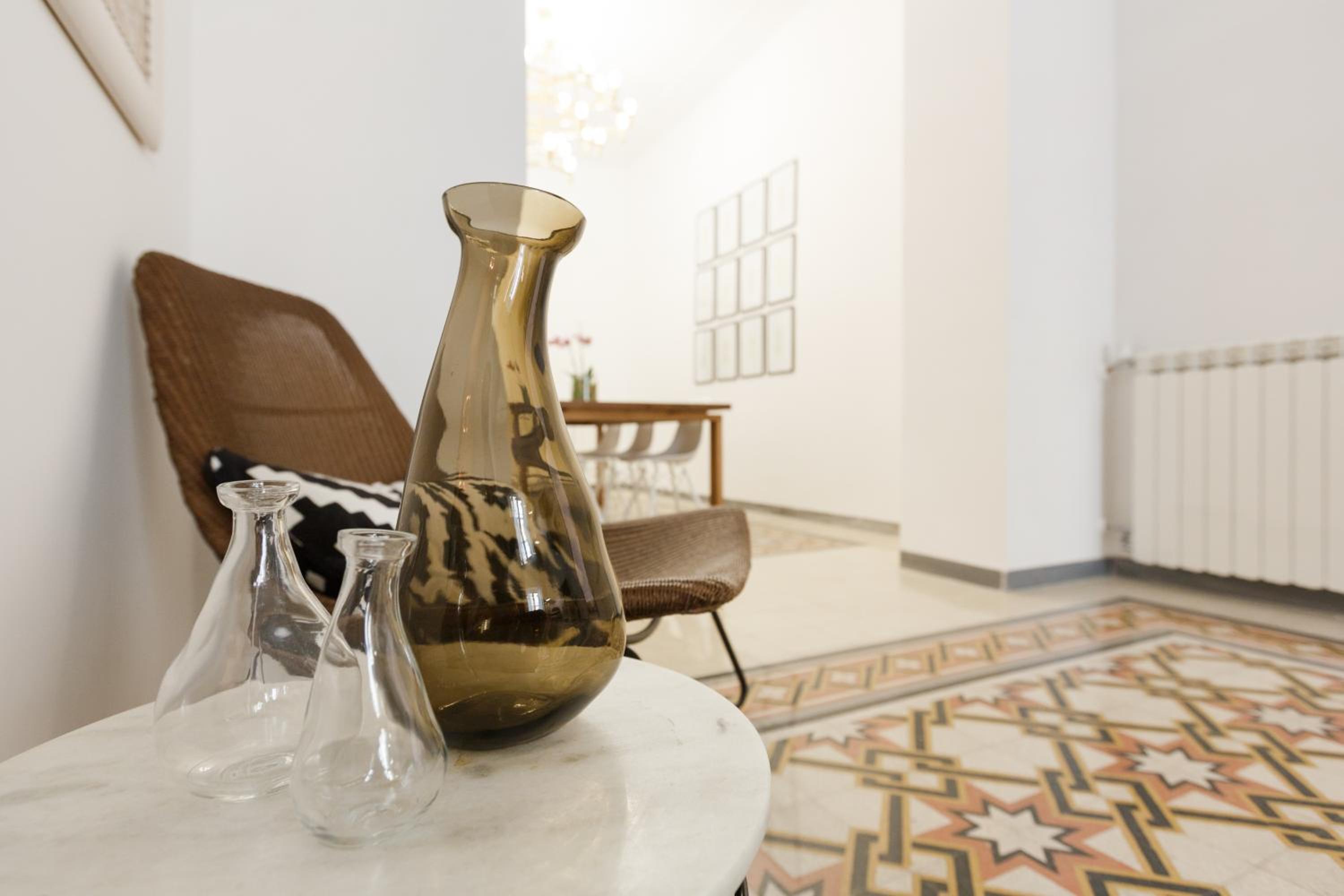 Modern Comfort, Poetic Charm