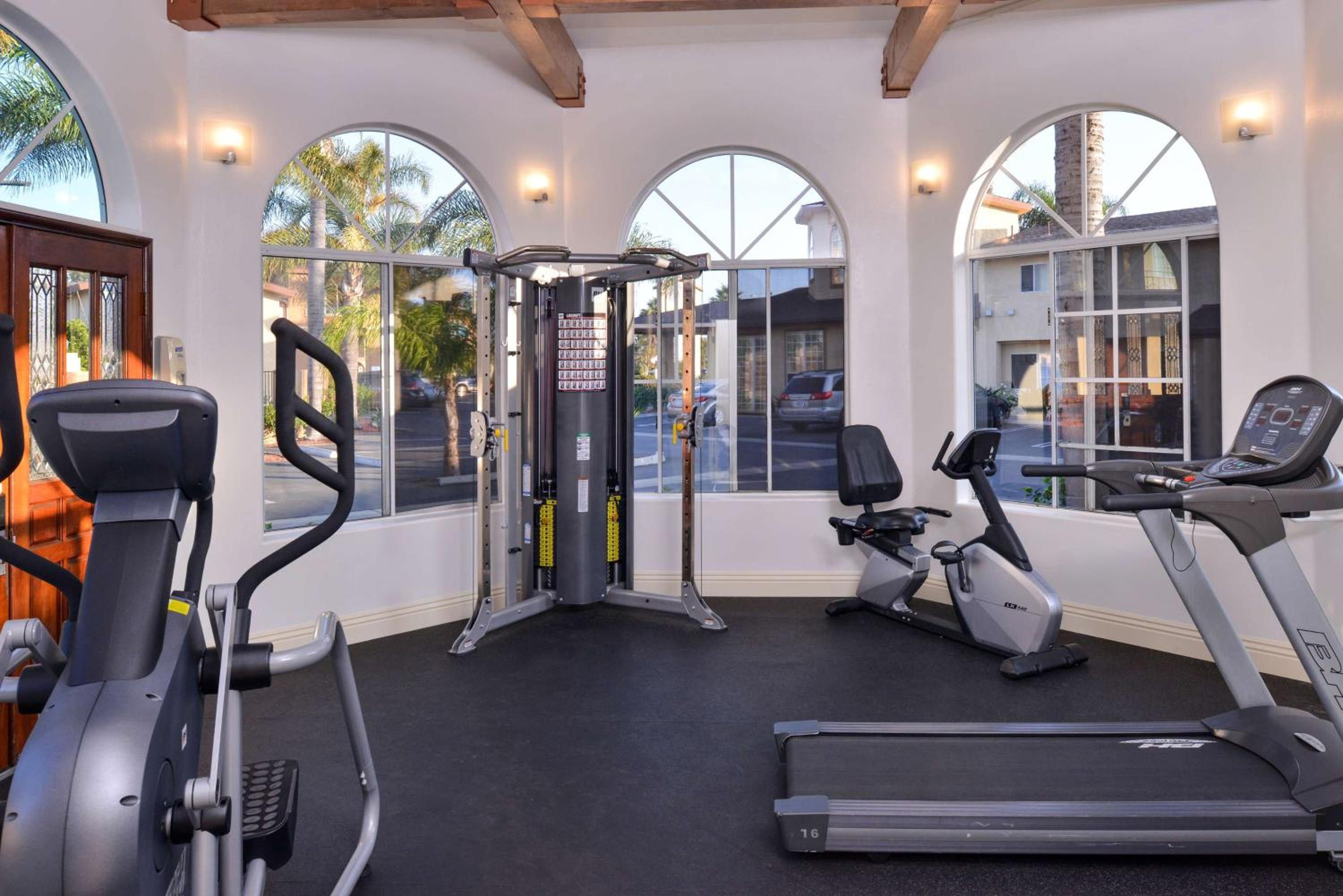 Oxnard Vacations - Best Western Oxnard Inn - Property Image 29