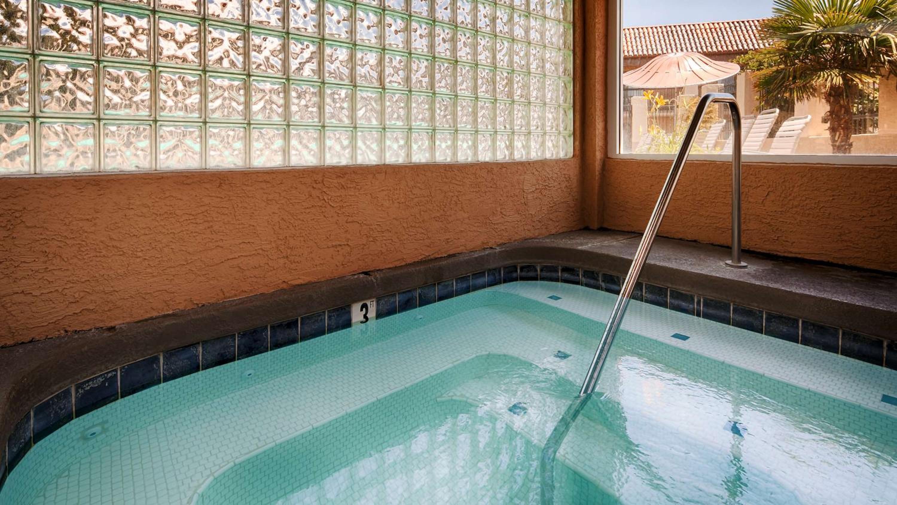 Kingman Vacations - Best Western Plus A Wayfarer's Inn  Suites - Property Image 8