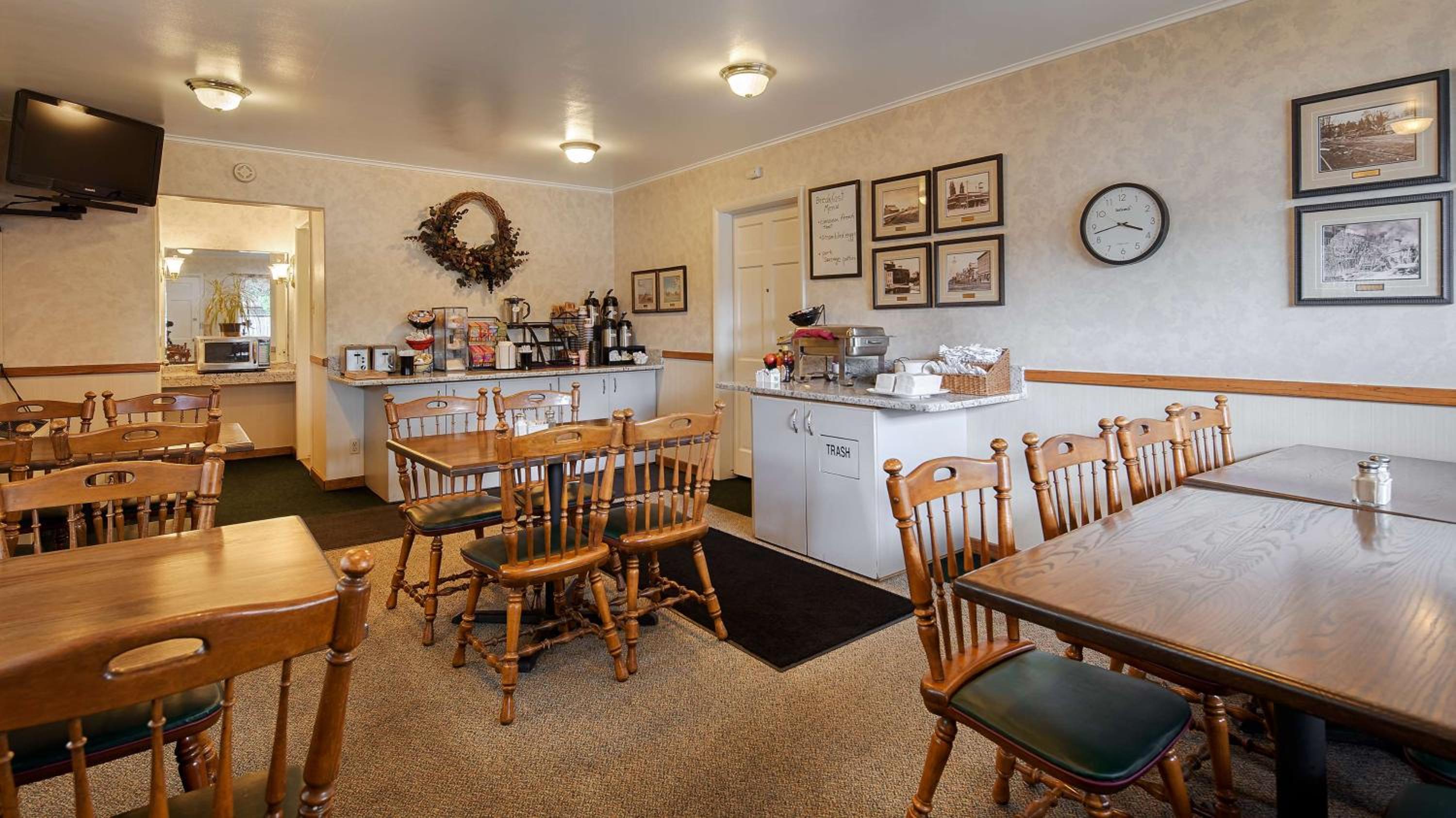 Logan Vacations - Baugh Motel, SureStay Collection by Best Western - Property Image 10