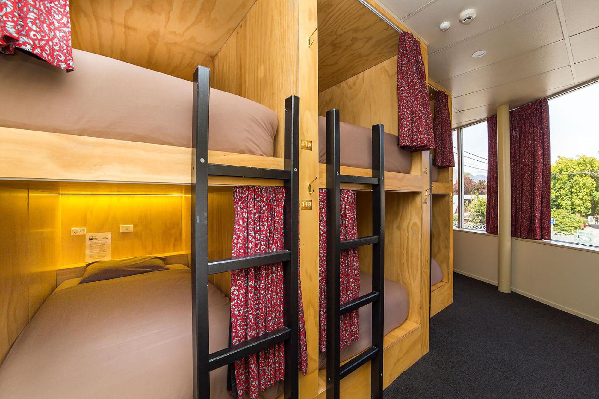 Tahuna Pod Hostel