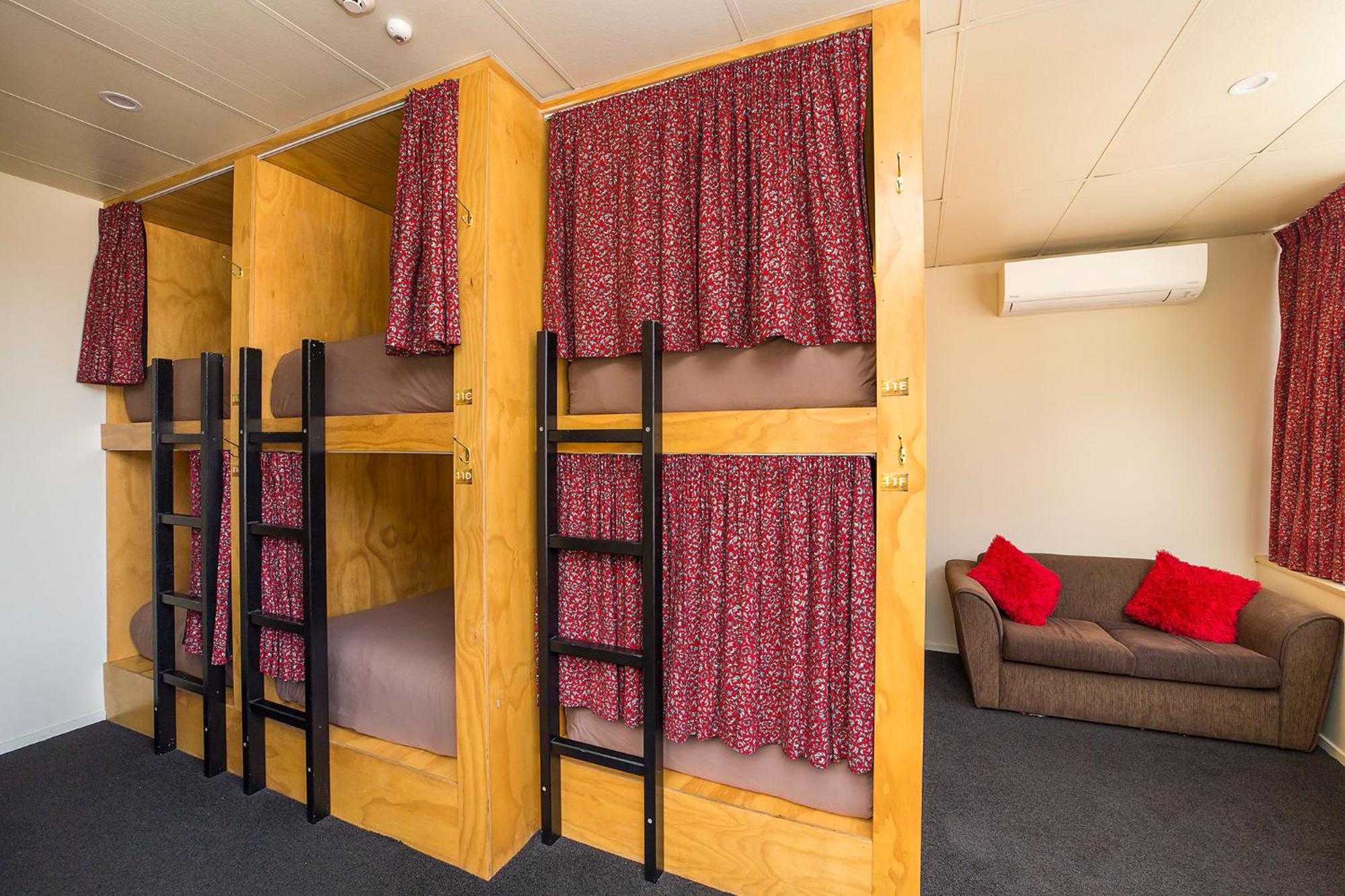 Tahuna Pod Hostel