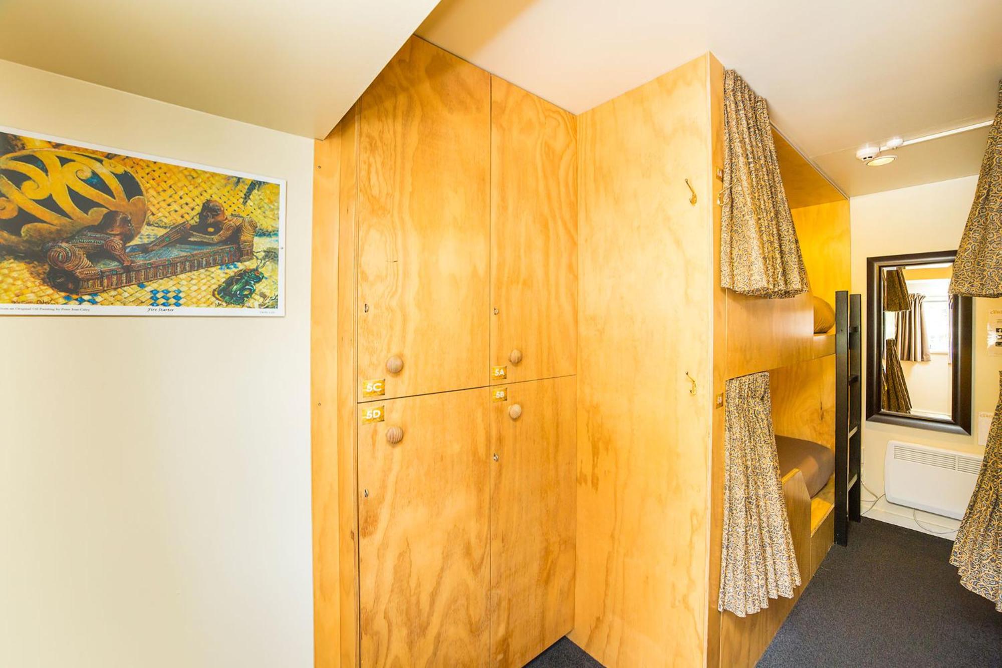 Tahuna Pod Hostel