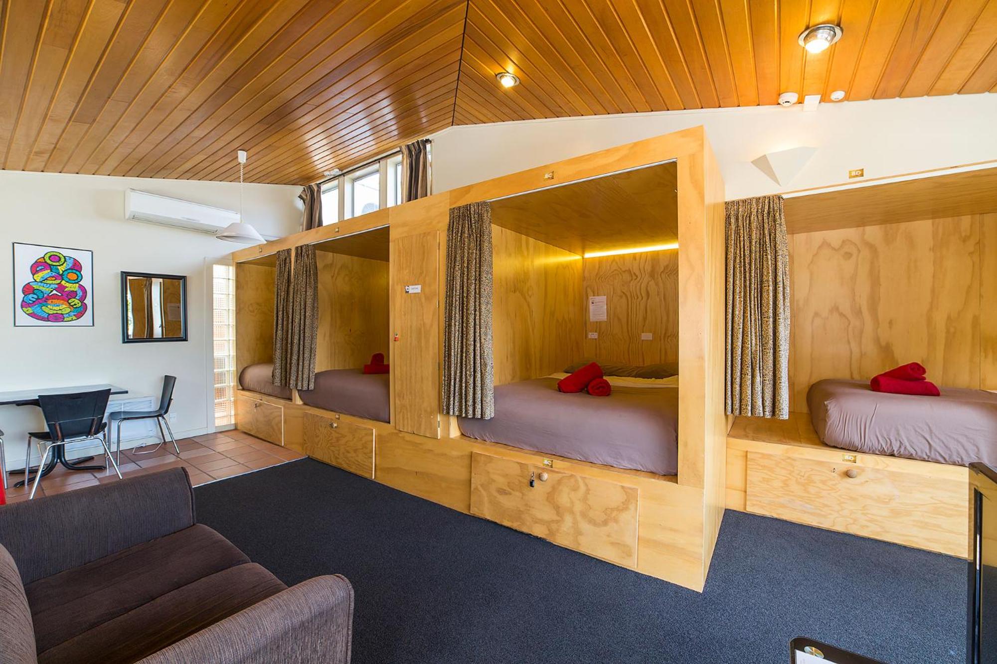 Tahuna Pod Hostel