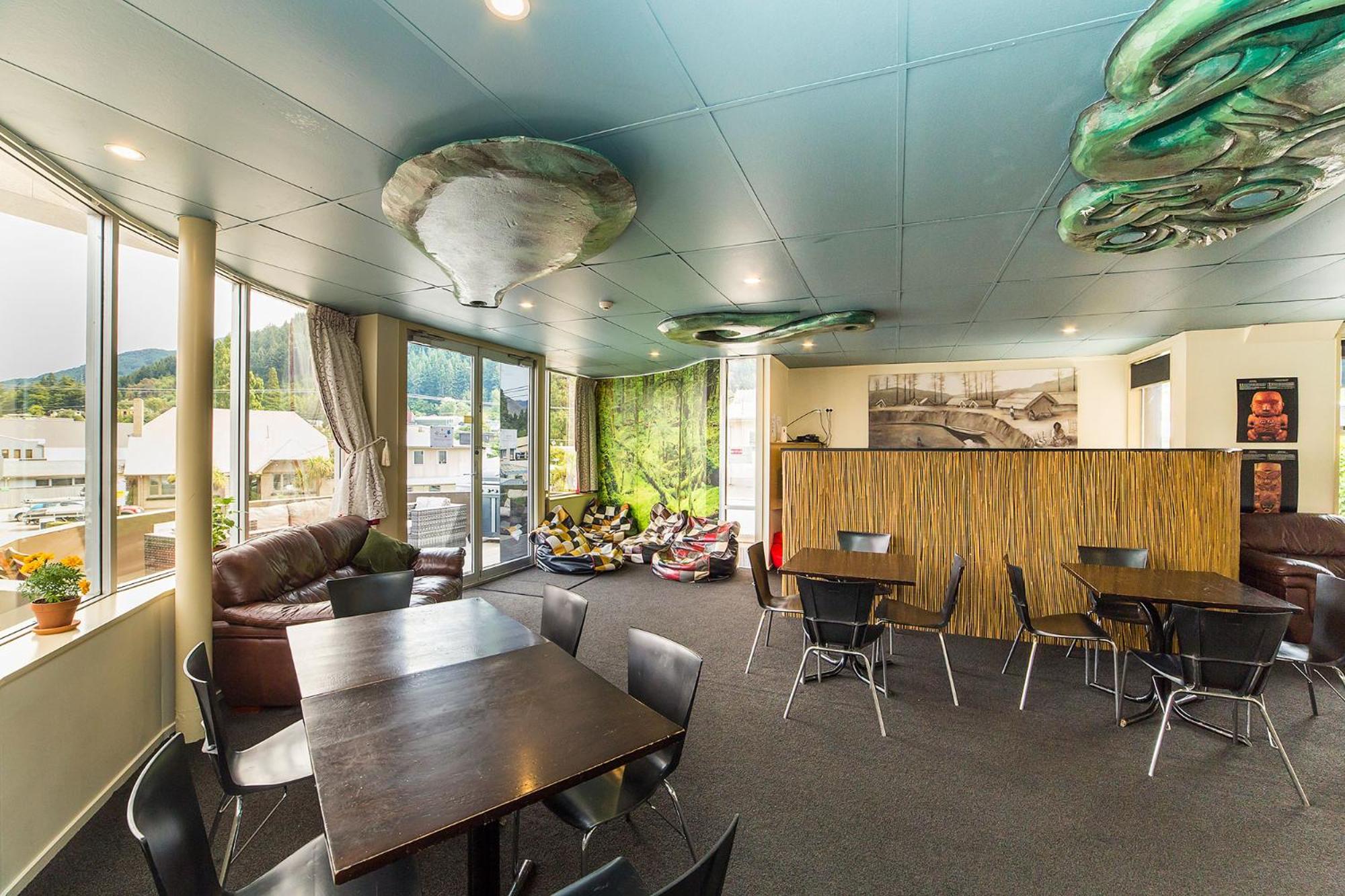 Tahuna Pod Hostel