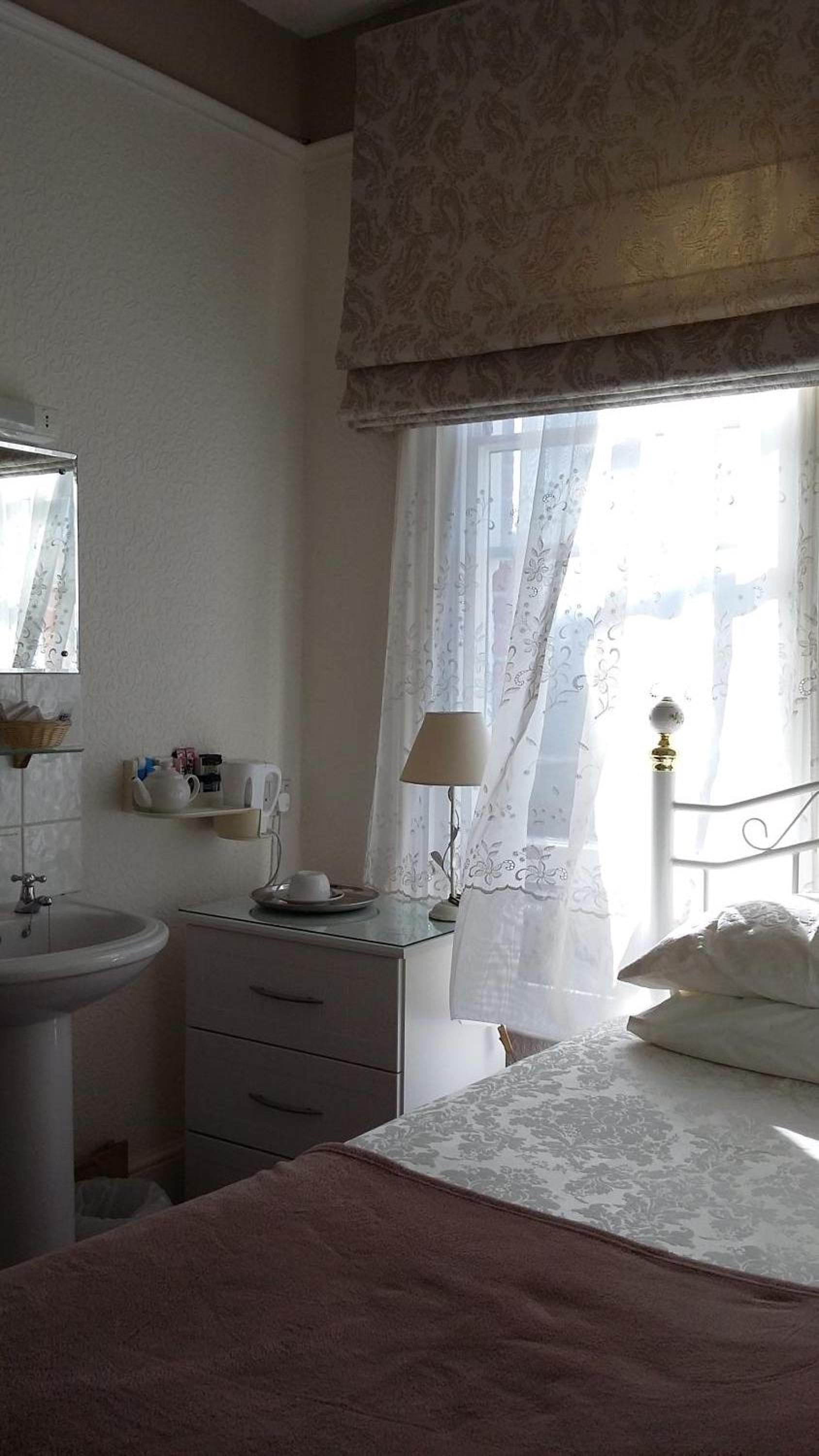Maison Dieu Guest House