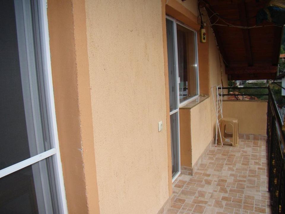 Yana Guest House
