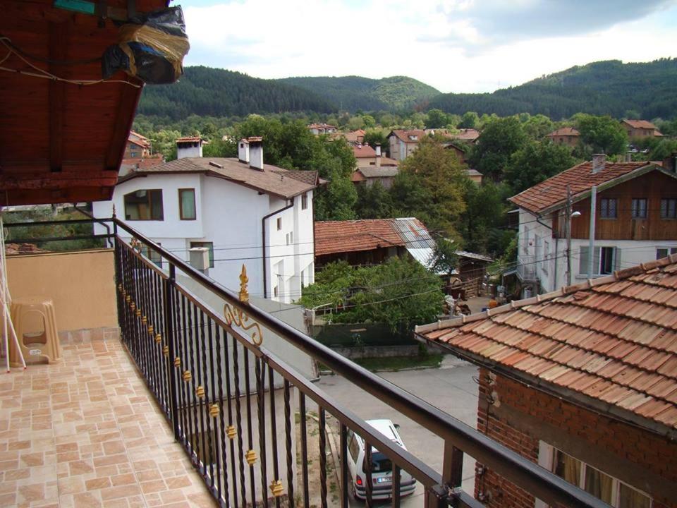 Yana Guest House