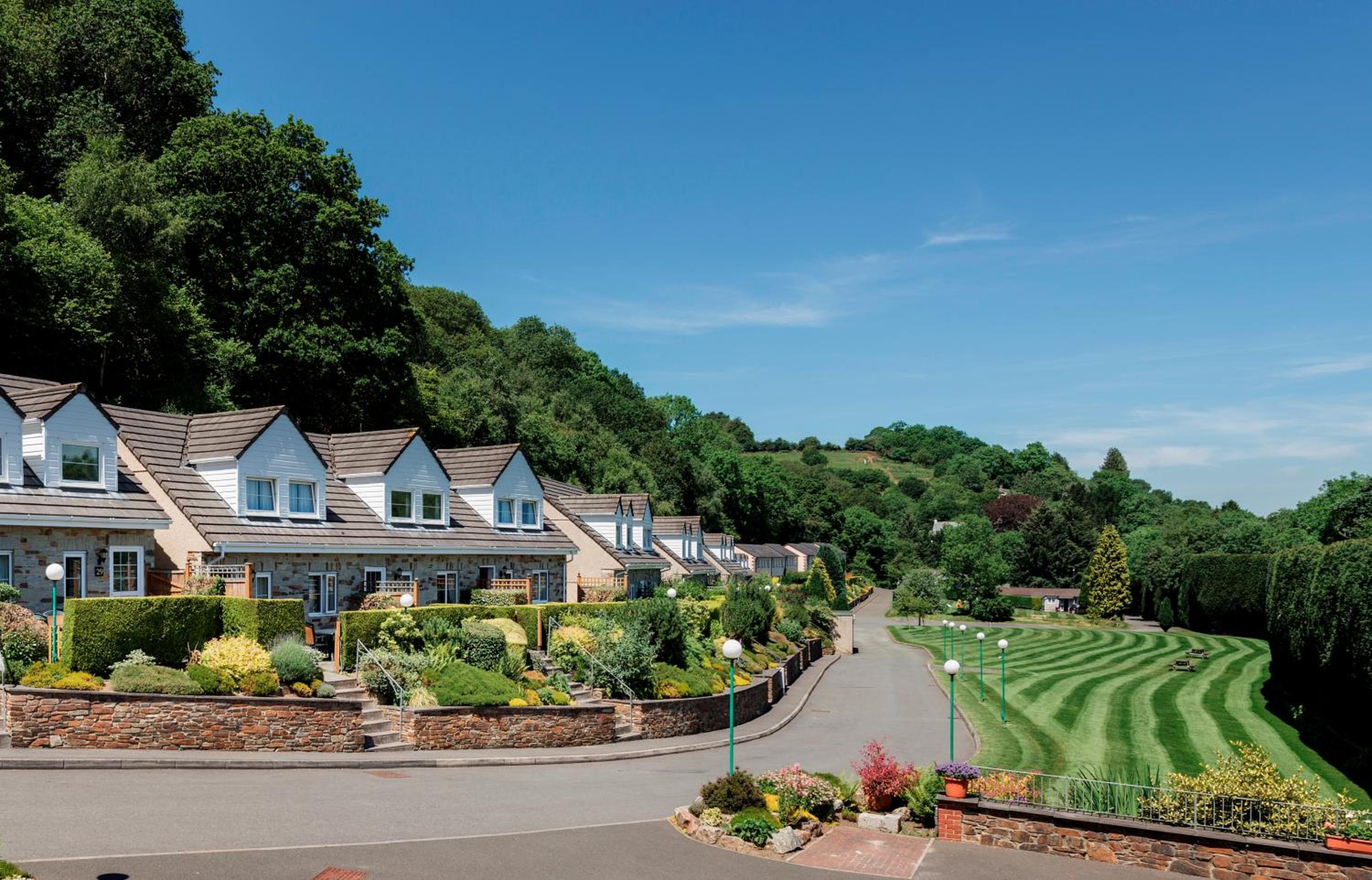 Hotel Crylla Valley Cottages - access to pool, gym, spa and more - Image 1