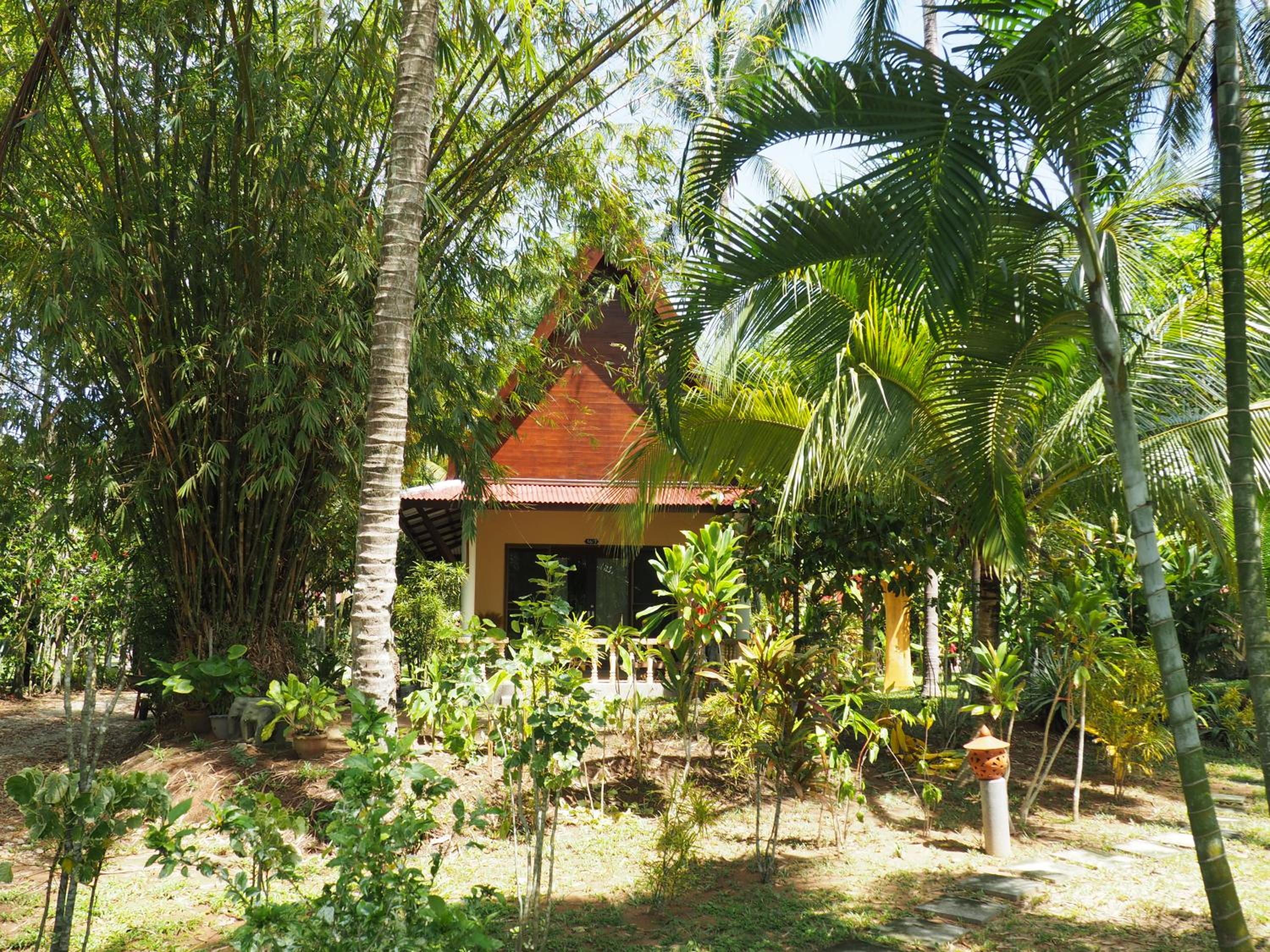 Lake View Bungalows