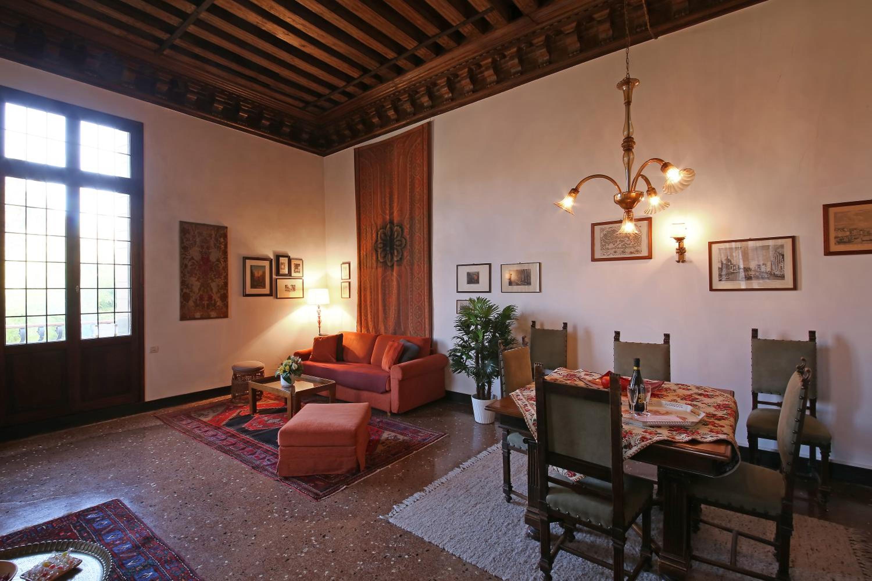 Appartamenti inside Palazzo Foscarini