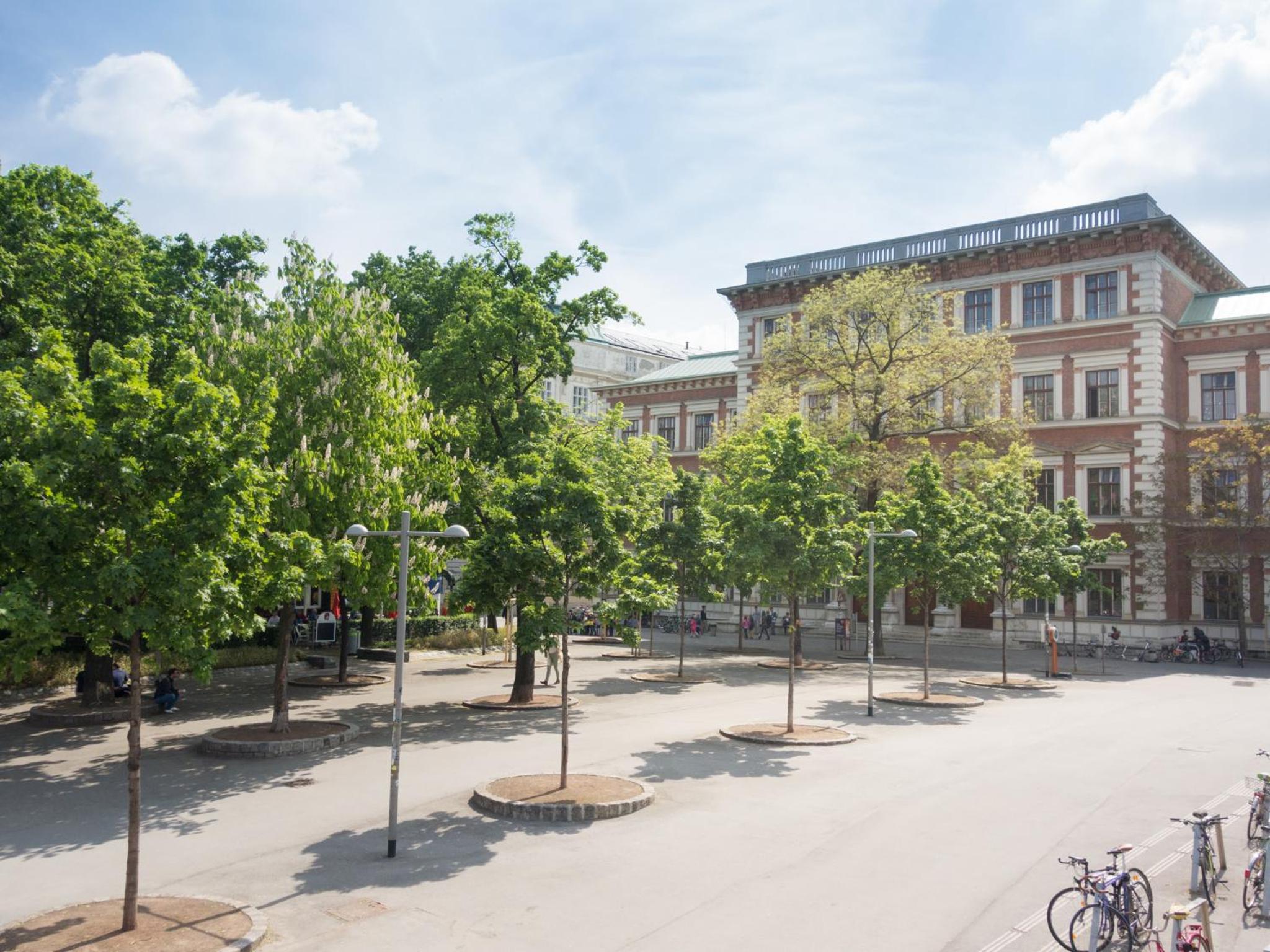 Christian Apartments Oper - contactless check in