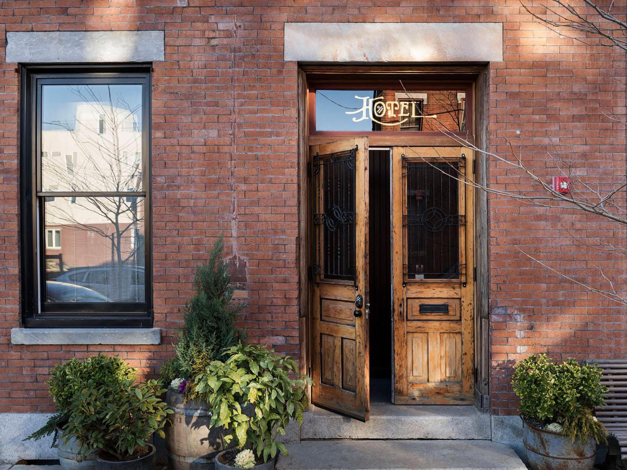 Hotel Wm. Mulherin's Sons Hotel - Image 1