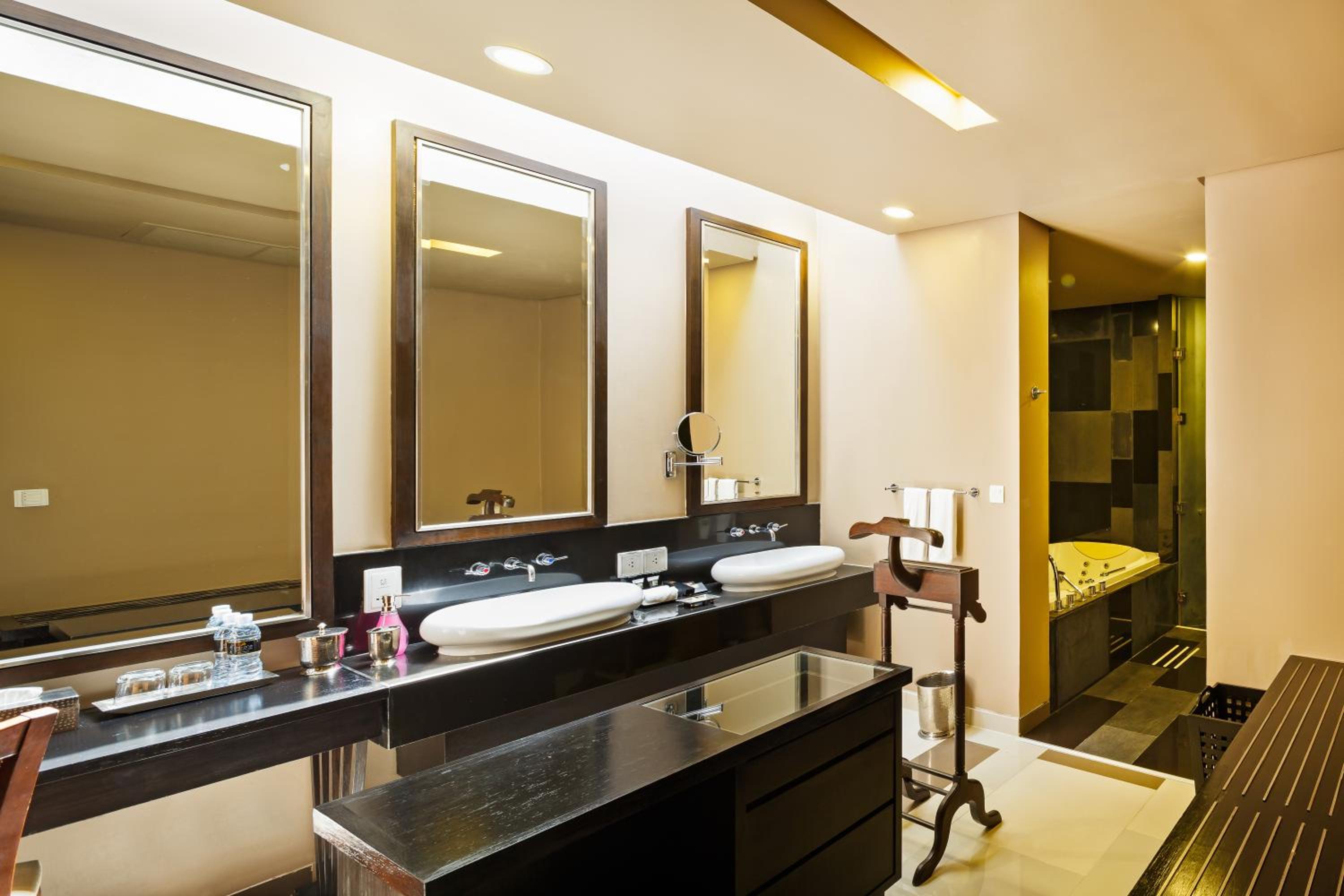Impiana Beachfront Resort Patong, Phuket