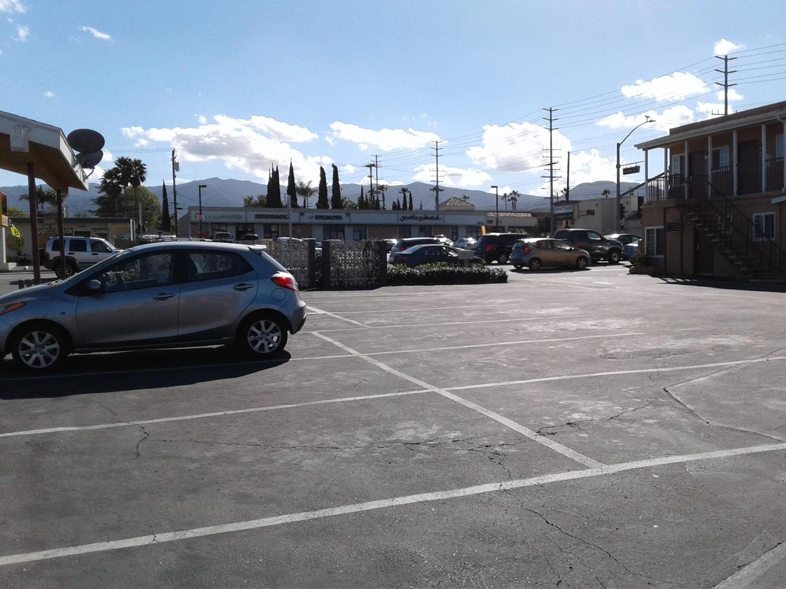 Desert Inn Motel