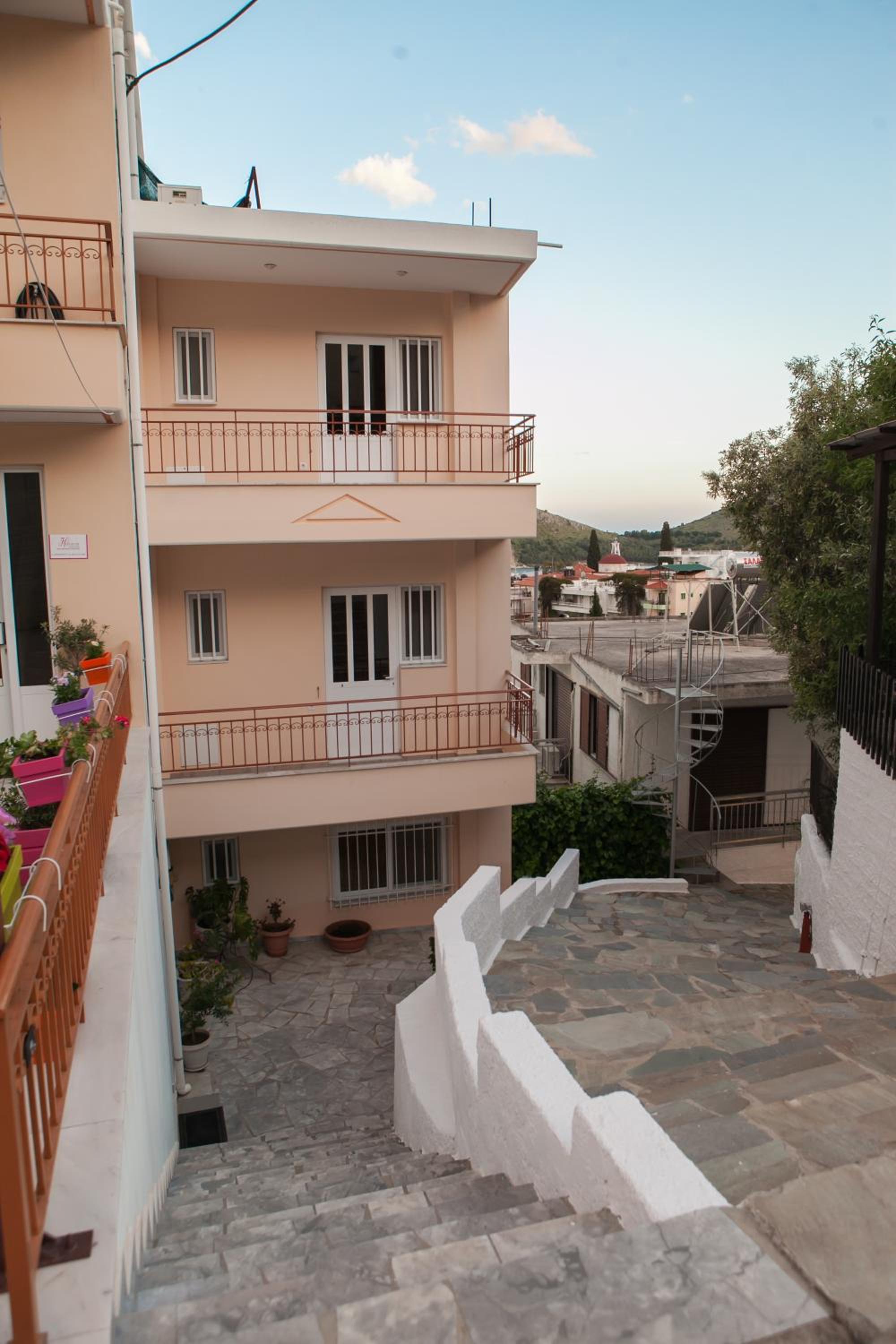 Hotel Iliana Apartments - Image 1