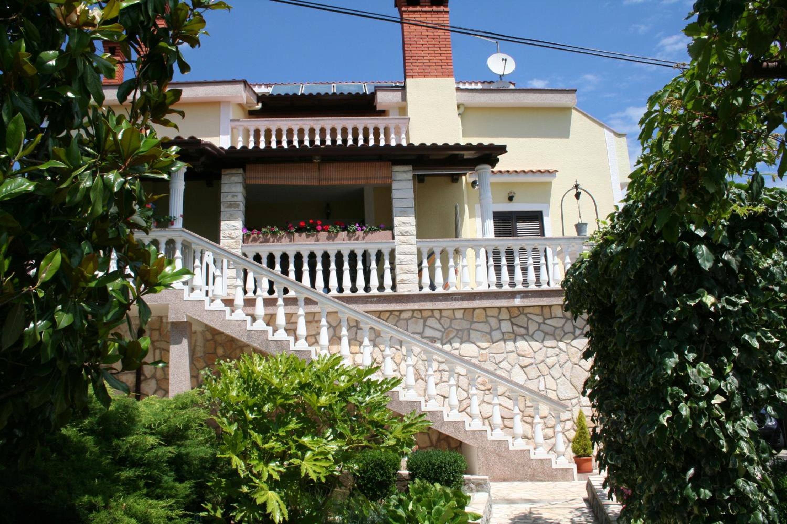 Apartments Petricic with swimming pool